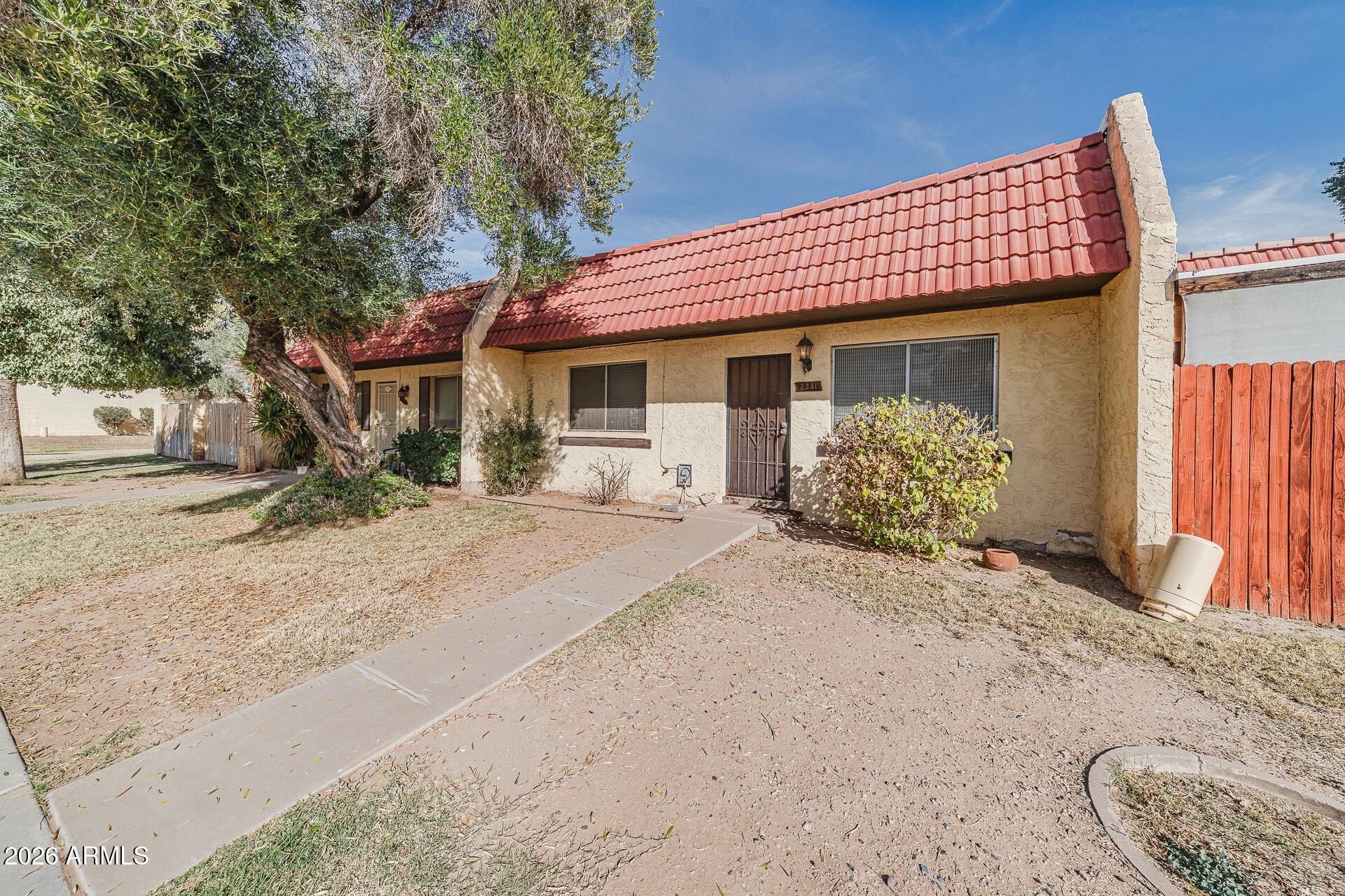 3331 W DEL MONICO Lane