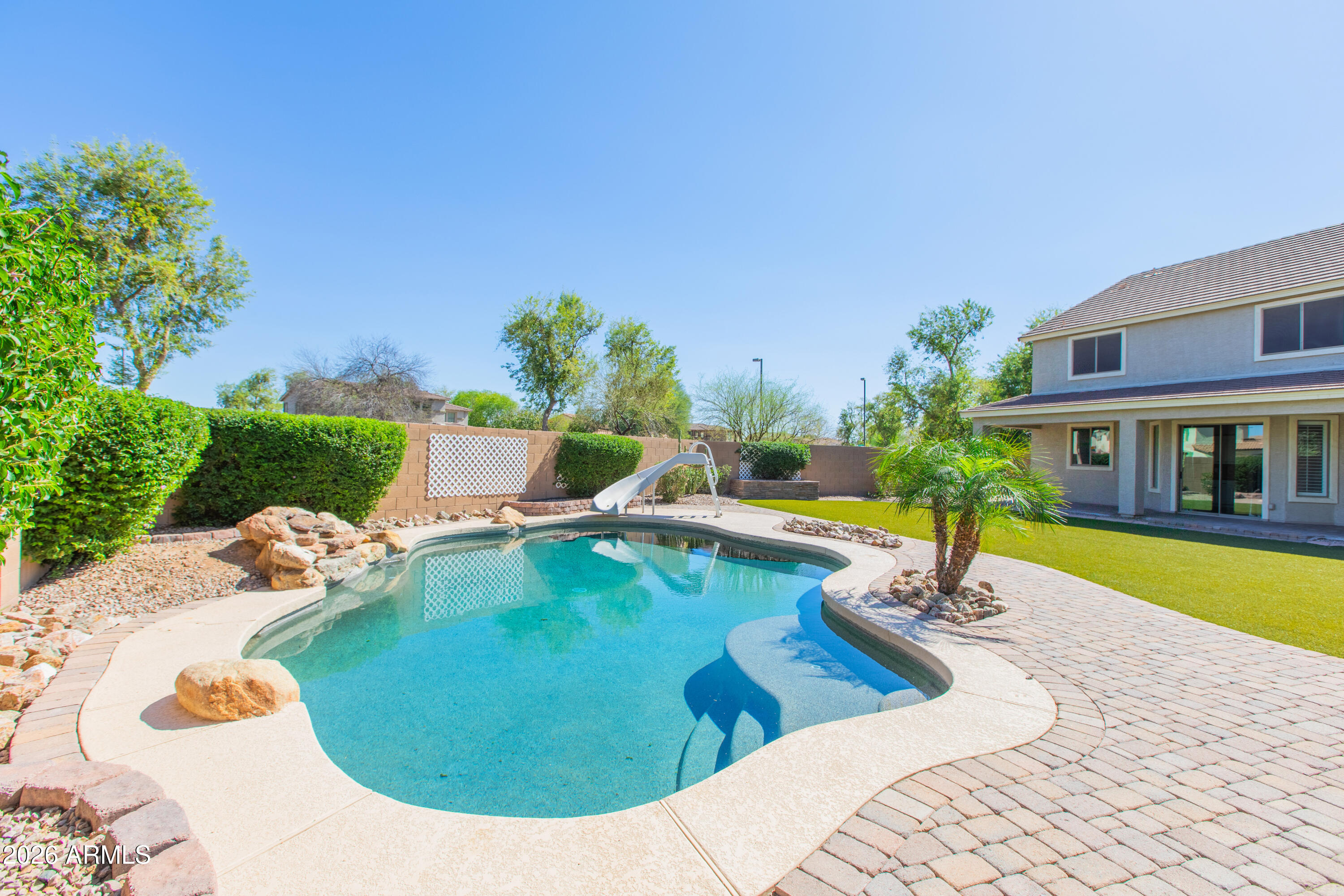 3326 E MEAD Drive