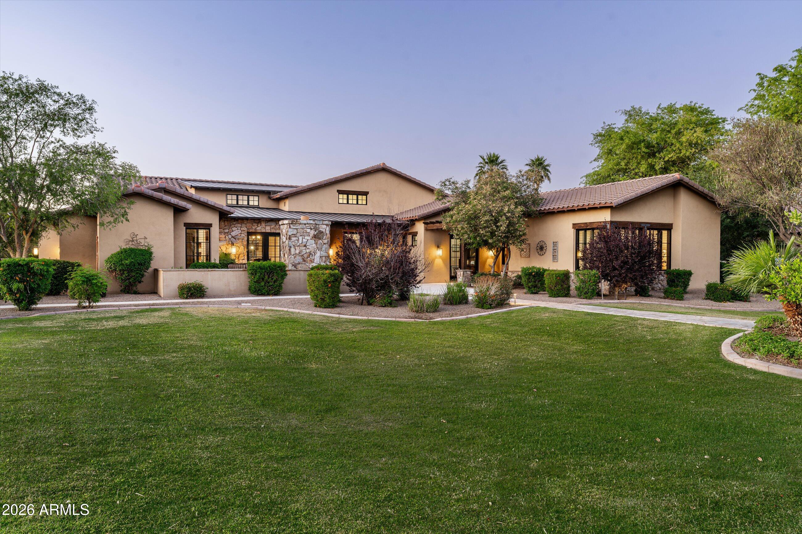 4610 E MEADOWVIEW Drive