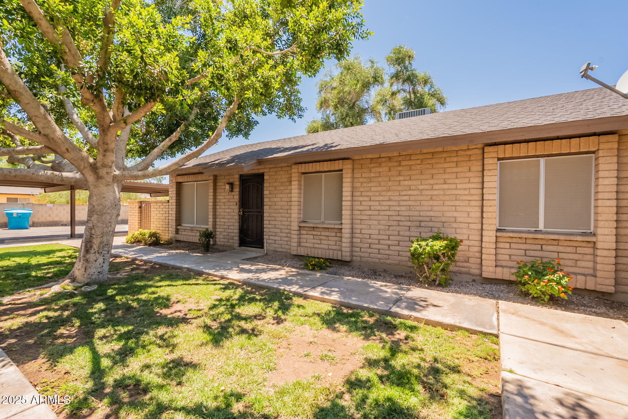 31 W LOMA VISTA Drive 102