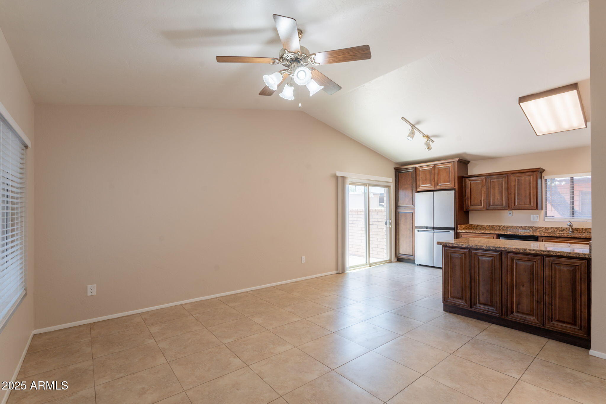 31 W LOMA VISTA Drive 102