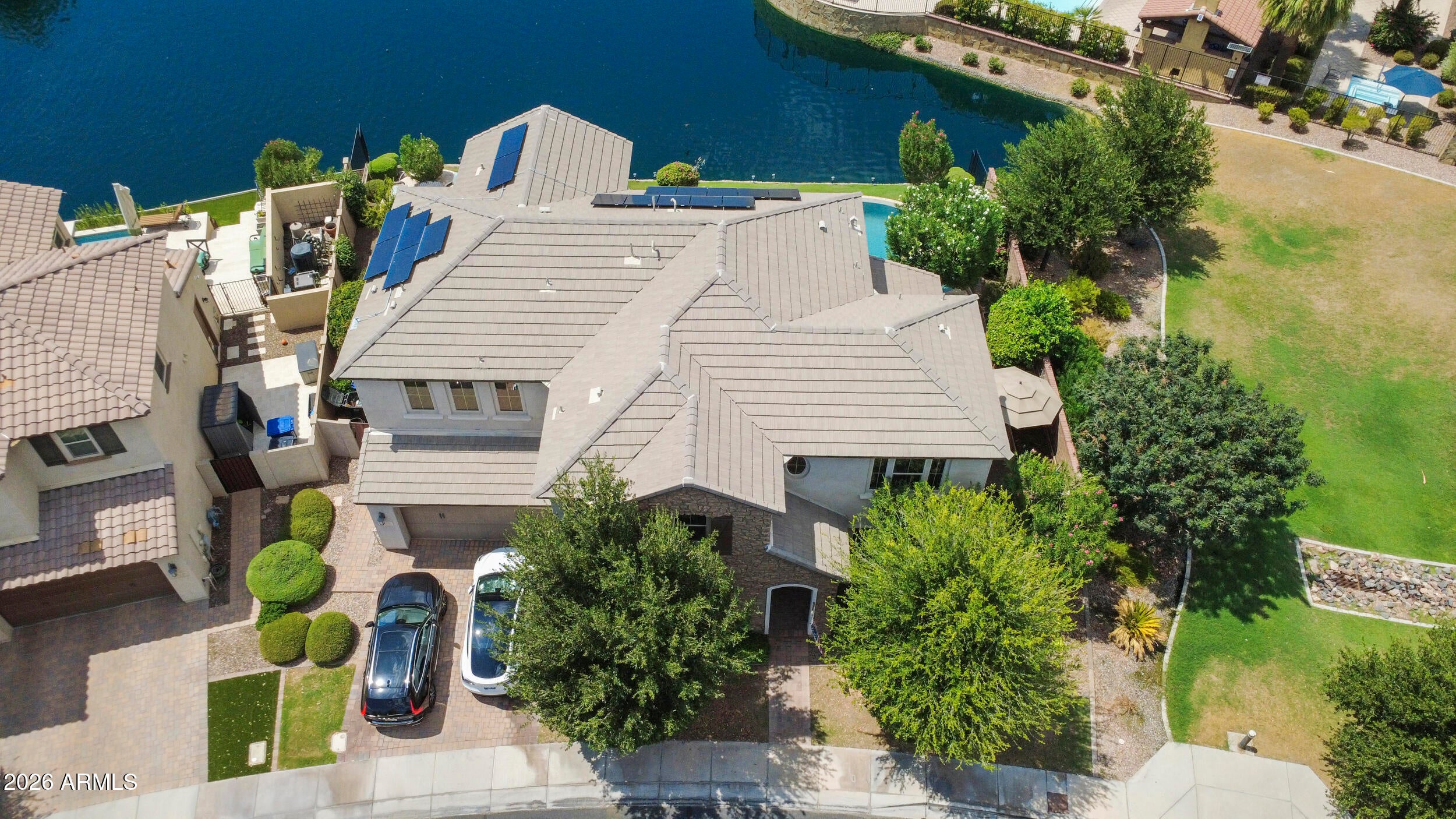 880 W GRAND CANYON Drive