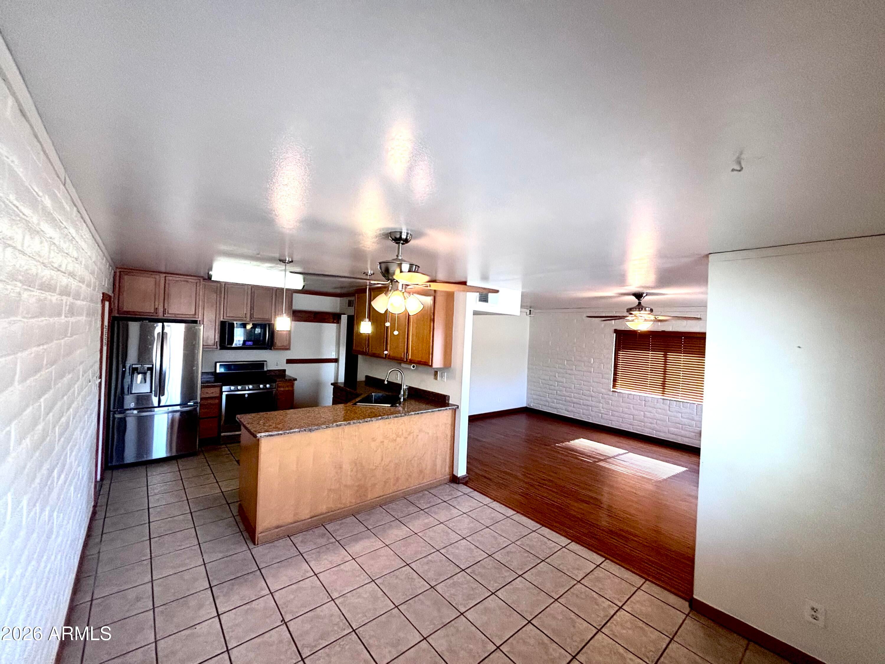 350 W 5TH Street