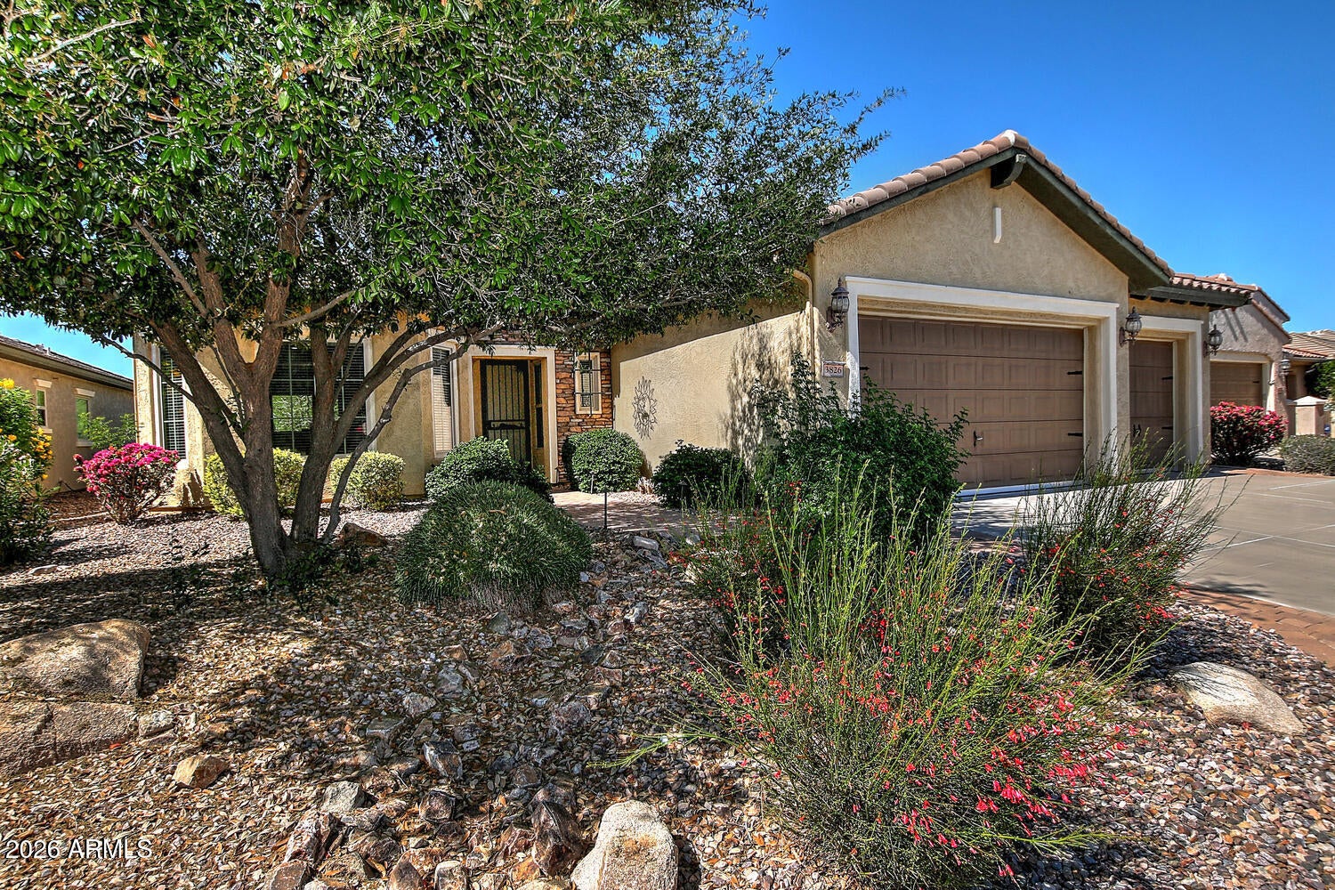 3826 N MONUMENT Drive