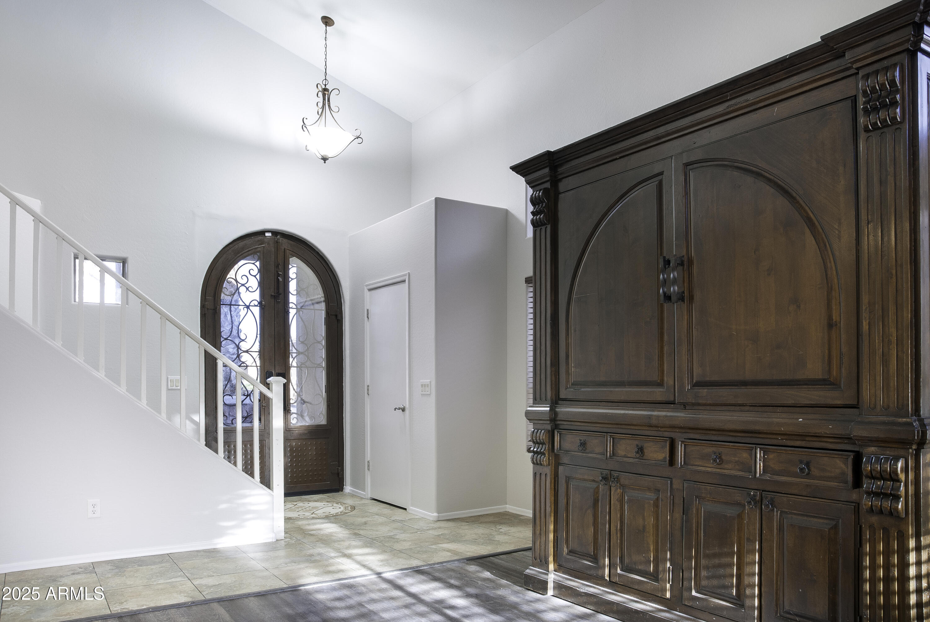 42275 W CALLE Street