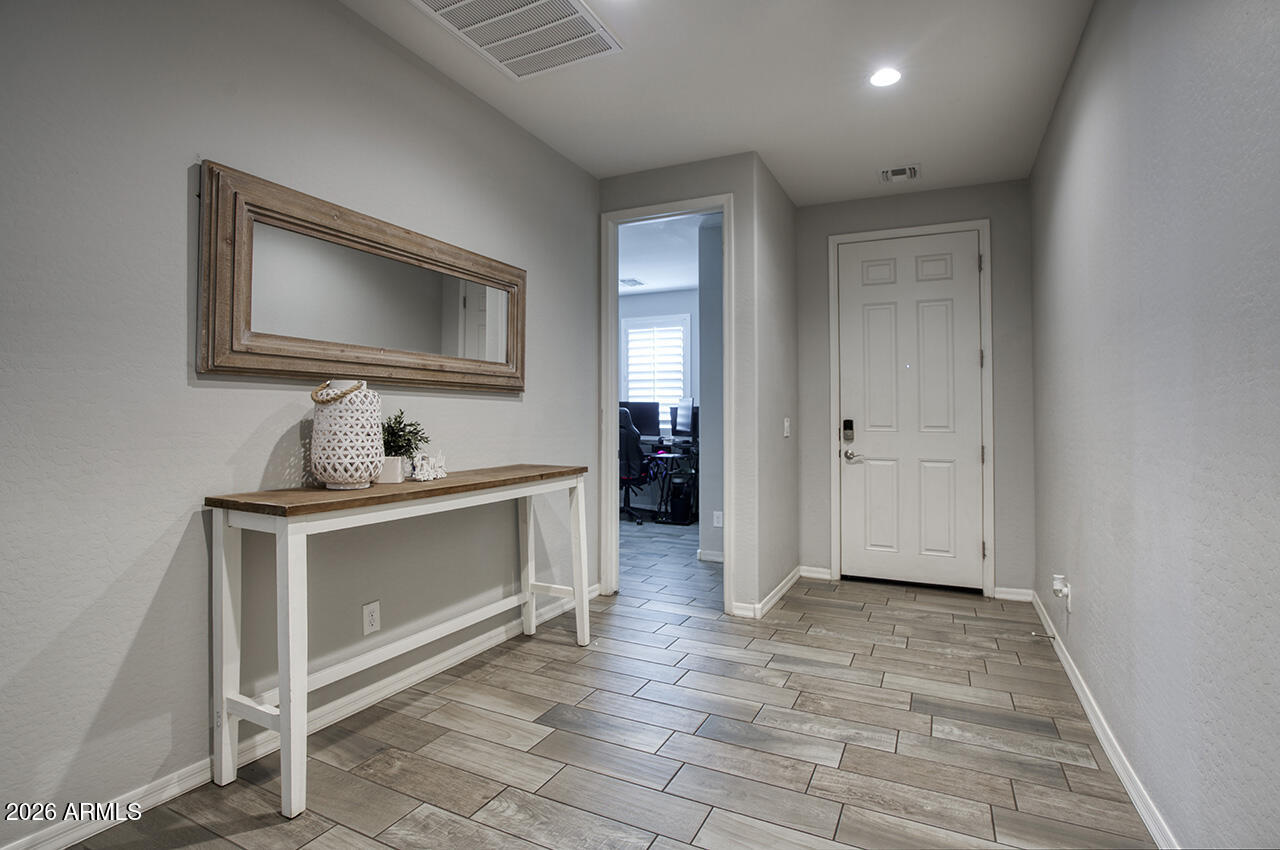 16094 W DESERT HILLS Drive