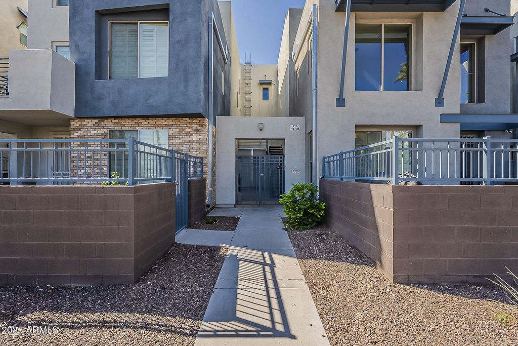 Photo of 615 E Portland Street #277, Phoenix, AZ 85004 (MLS # 6918501)