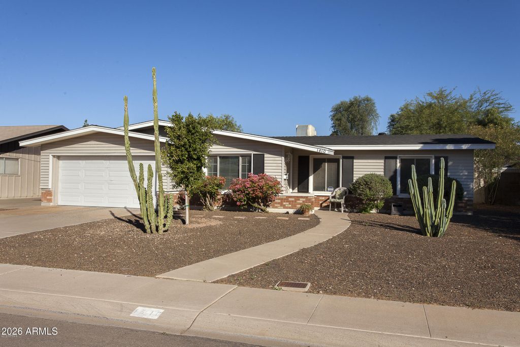 Photo of 1410 E Verlea Drive, Tempe, AZ 85282 (MLS # 6997657)