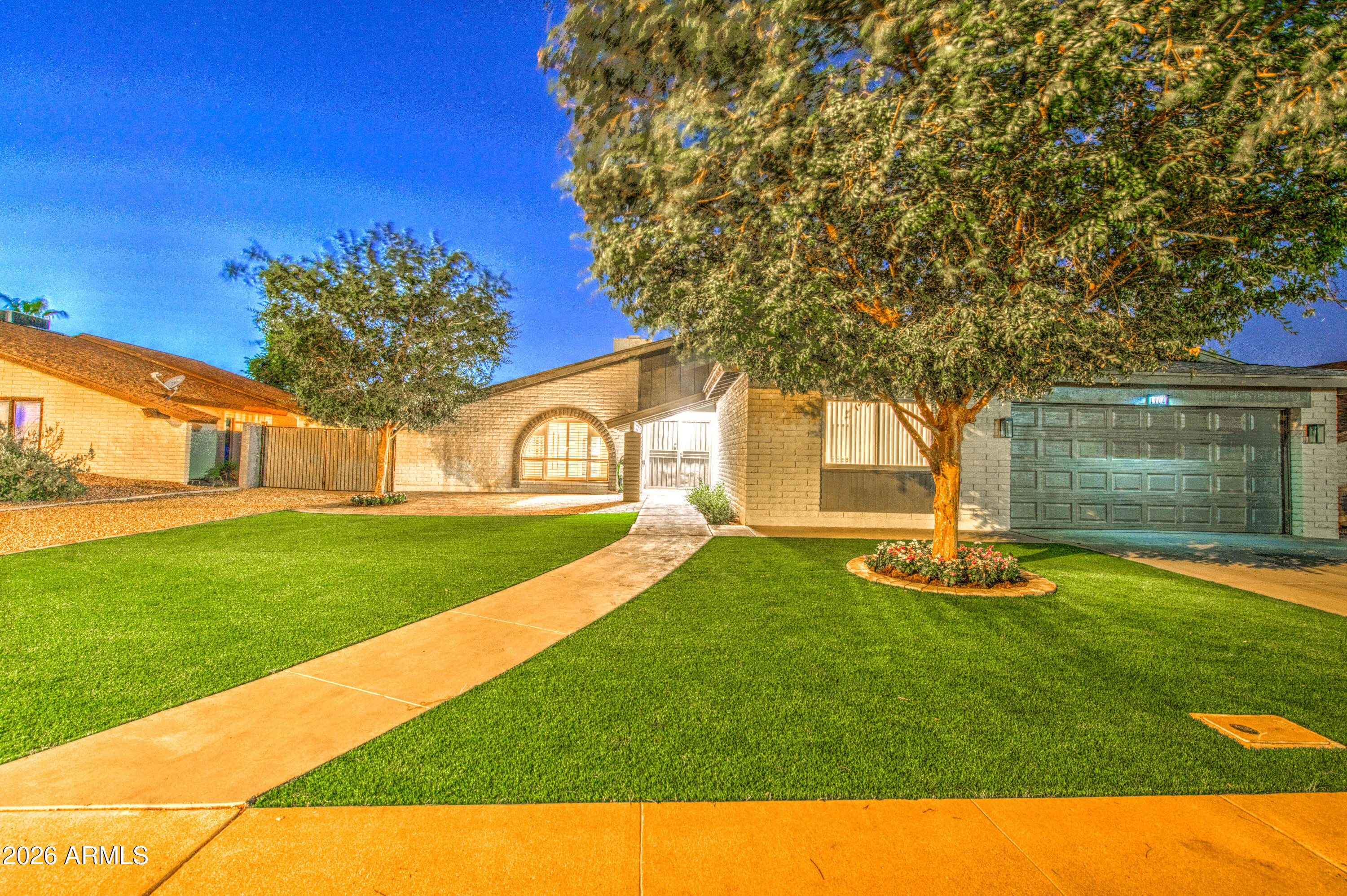 1704 W KIOWA Avenue
