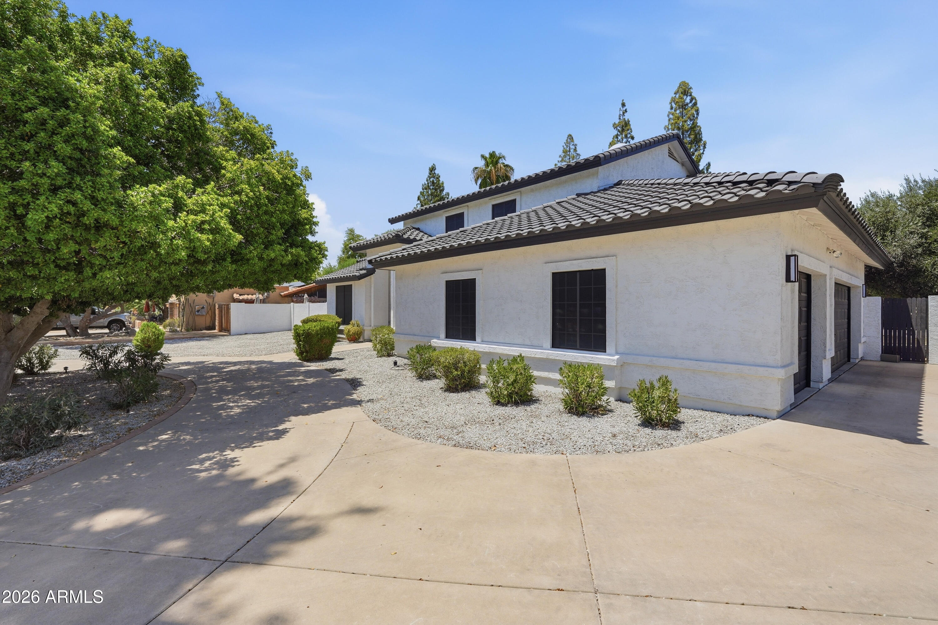 1454 E CALLE DE ARCOS --