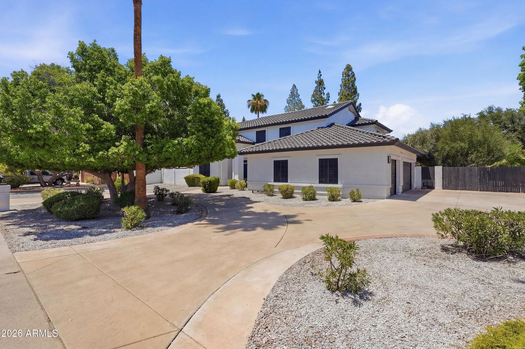 Photo of 1454 E Calle De Arcos, Tempe, AZ 85284 (MLS # 7054401)