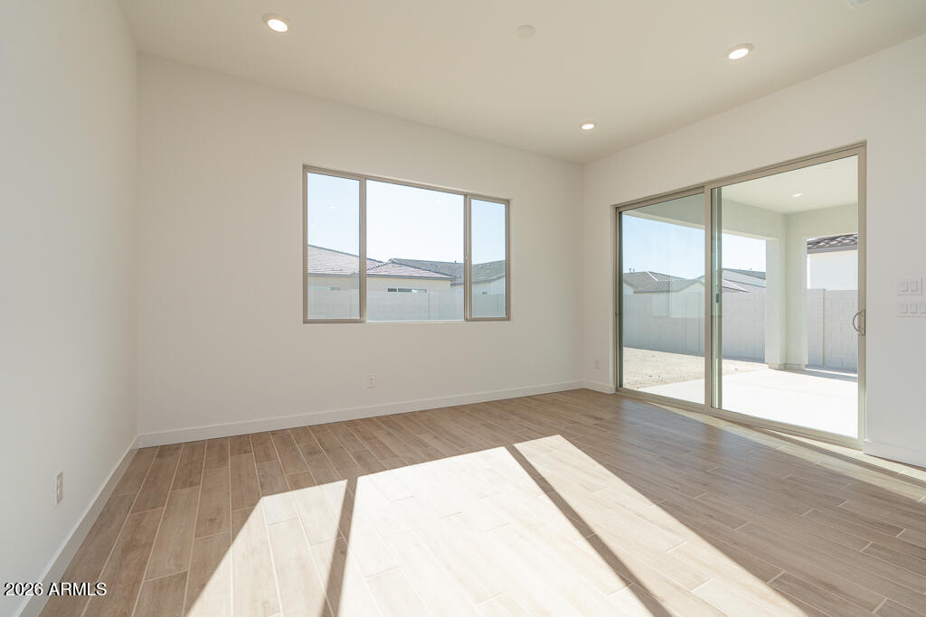 2571 E ALFONSO Drive