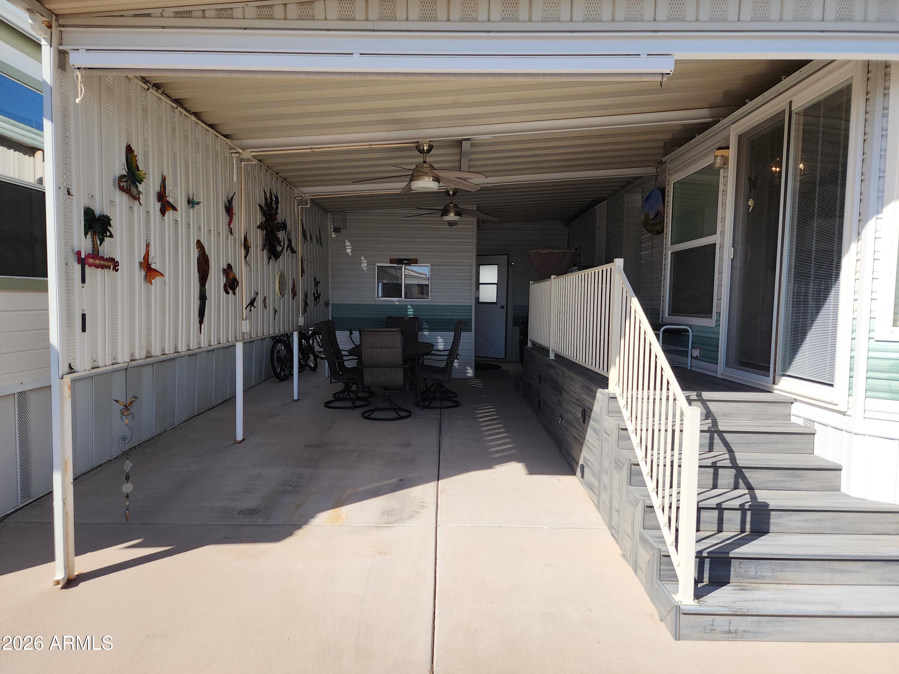 212 E HEDGE Drive