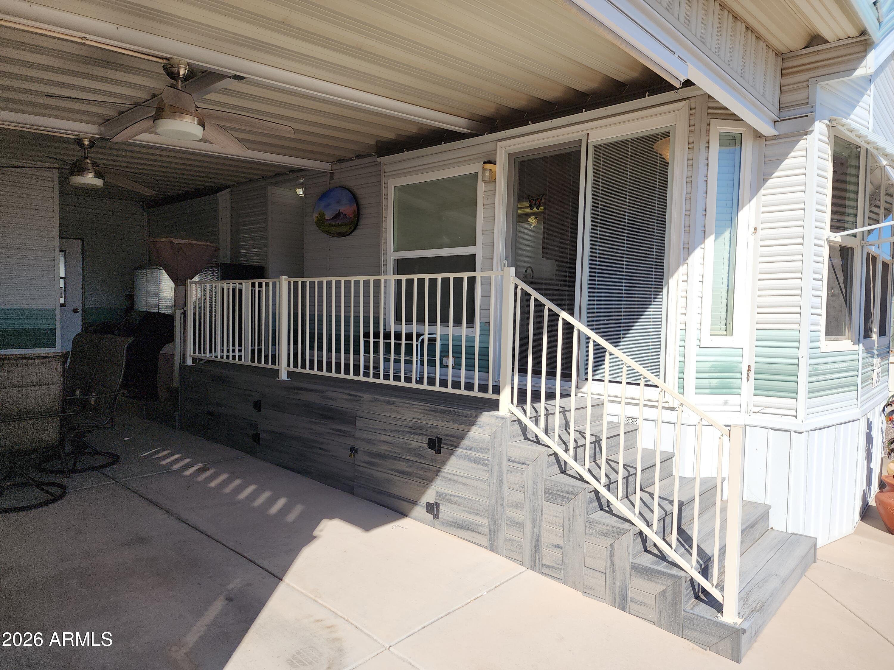212 E HEDGE Drive