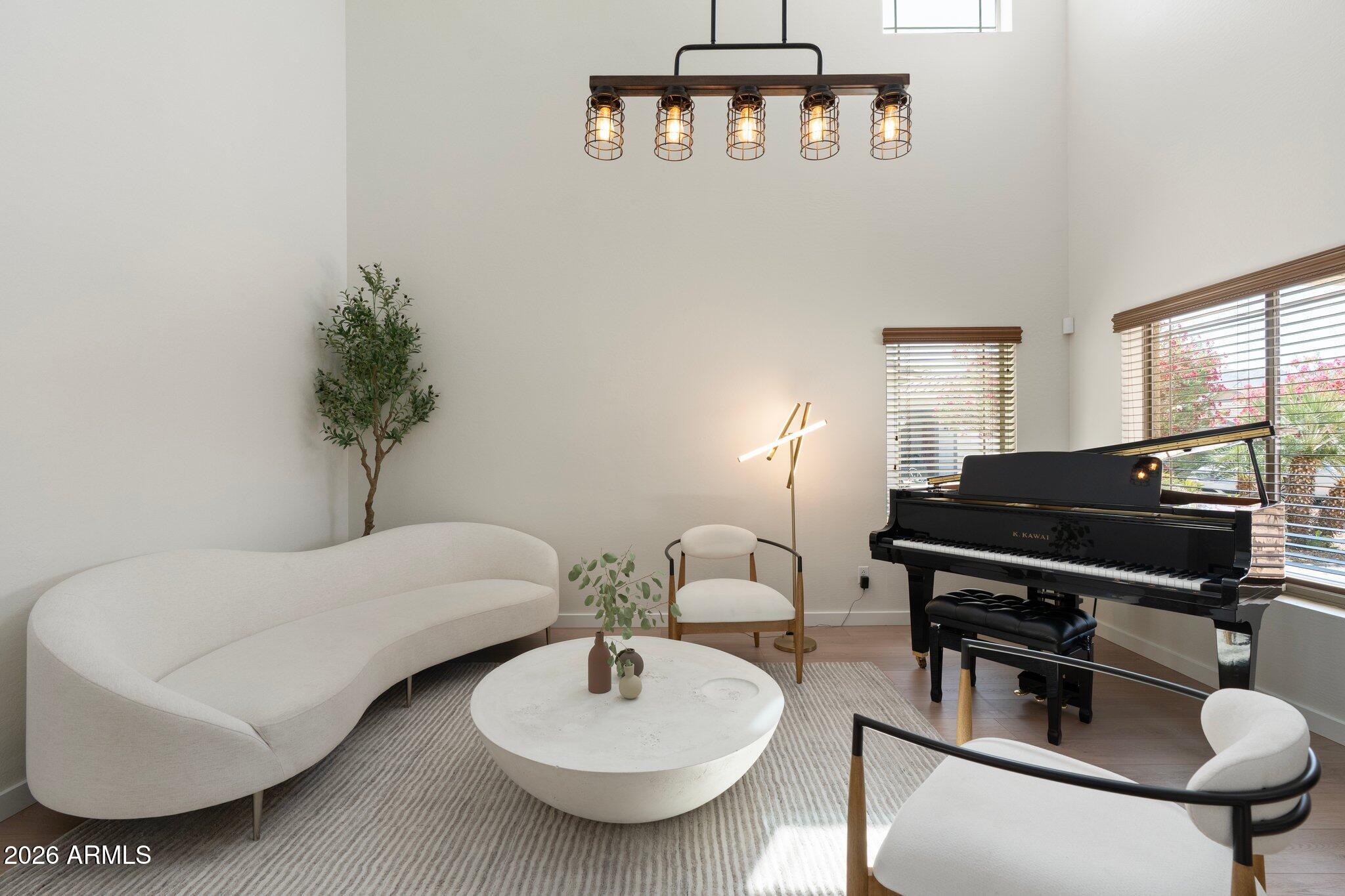 4960 E COLONIAL Drive