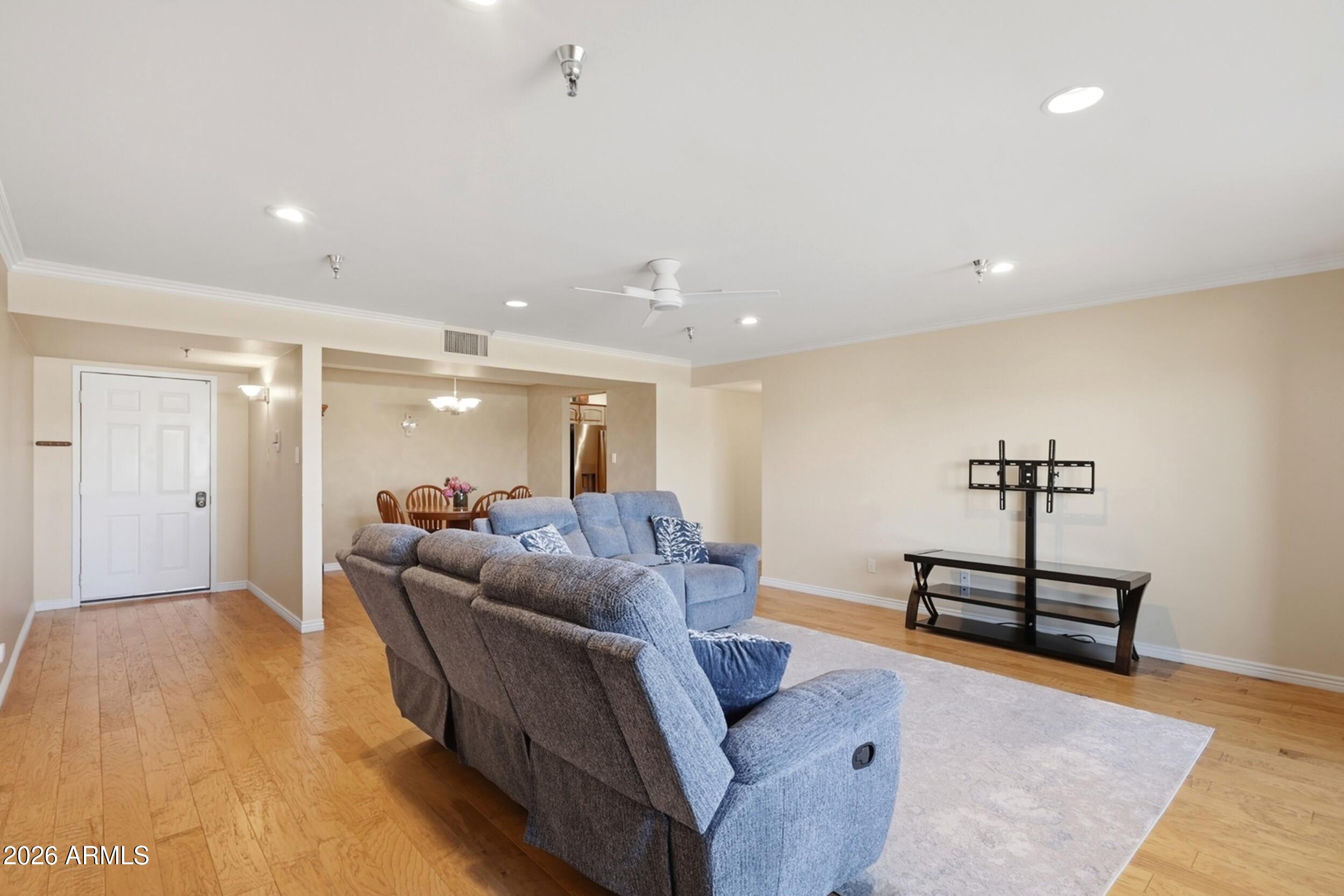 SUNLAND TOWERS 5 - Residential