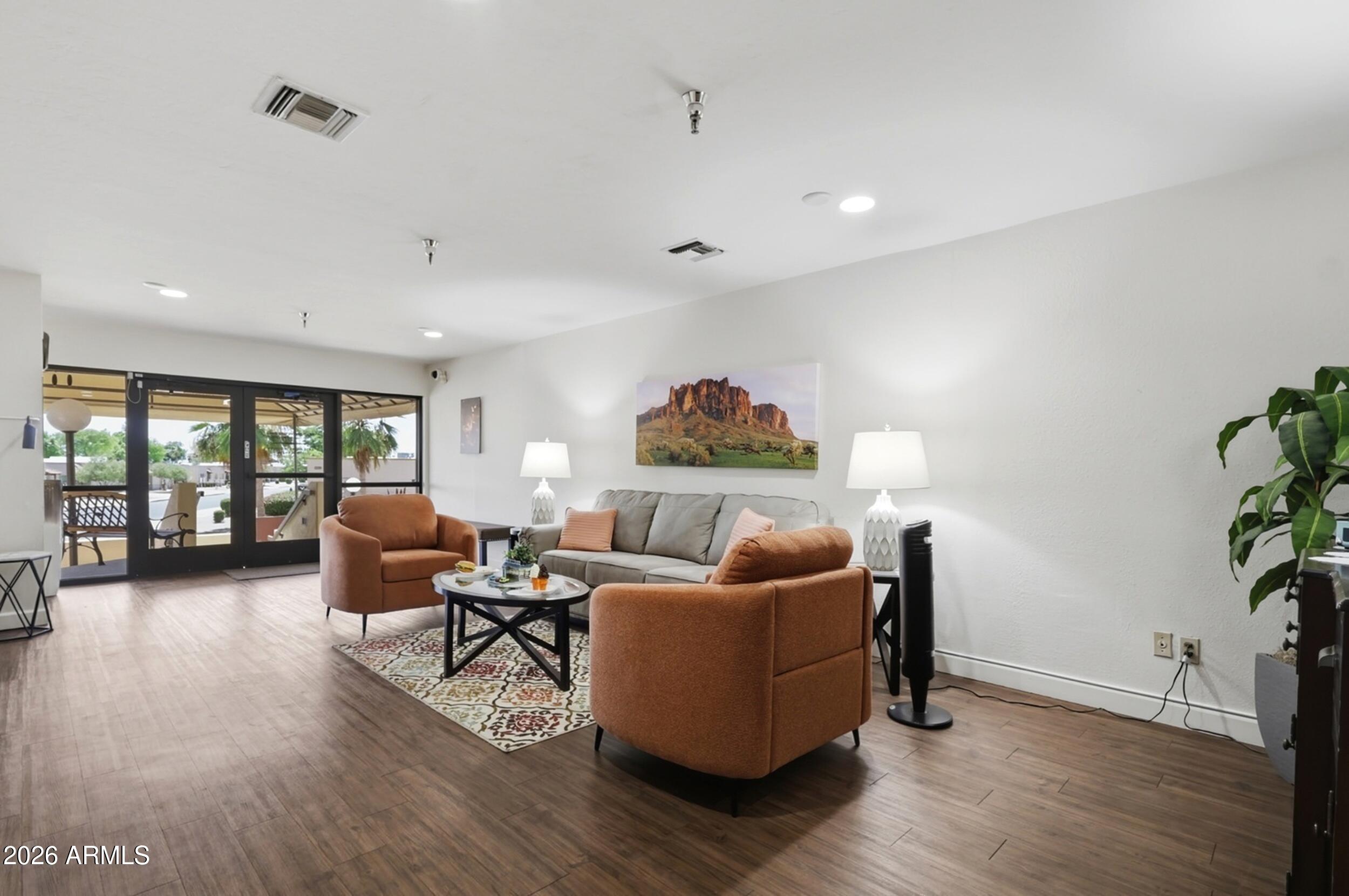 SUNLAND TOWERS 5 - Residential