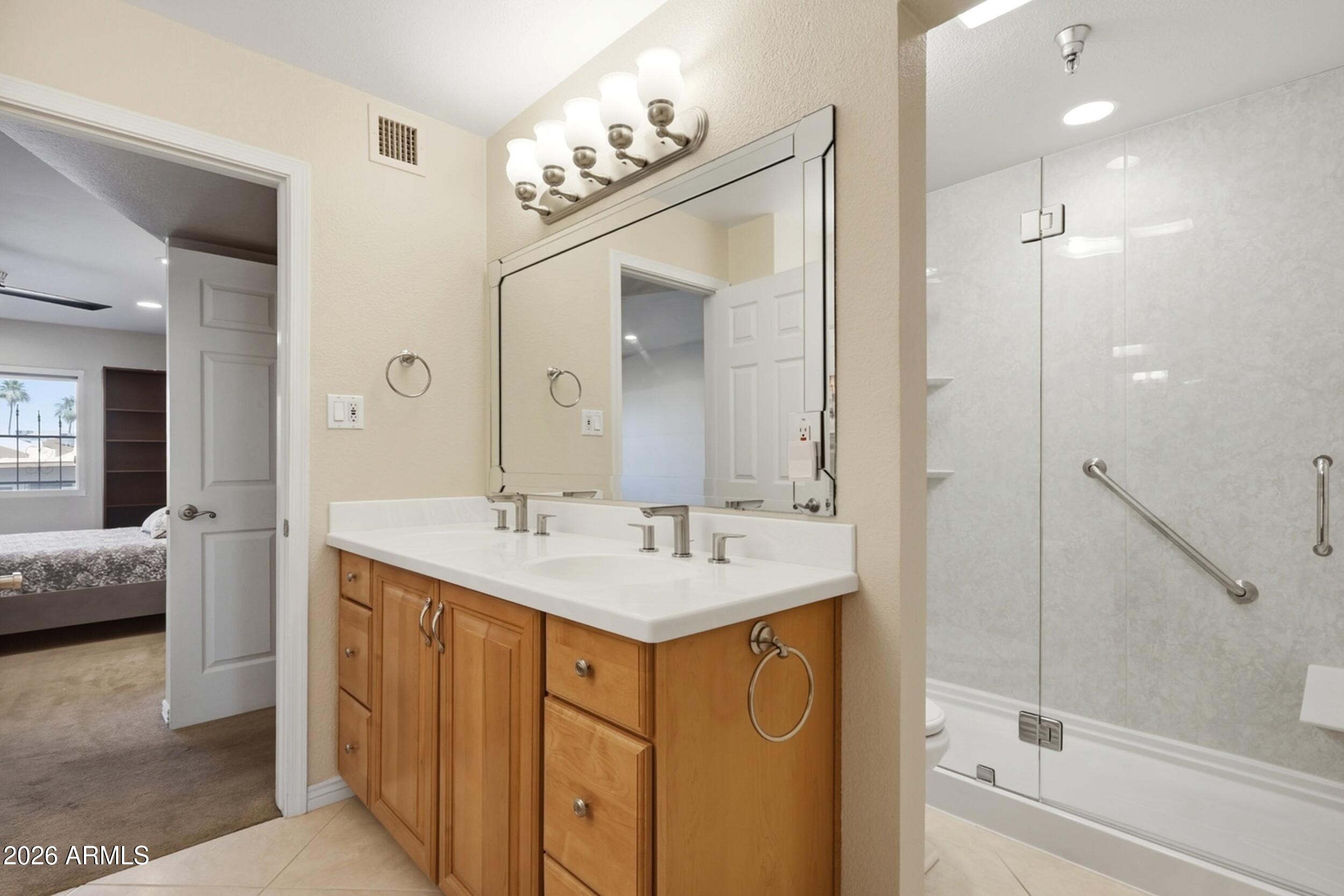 SUNLAND TOWERS 5 - Residential