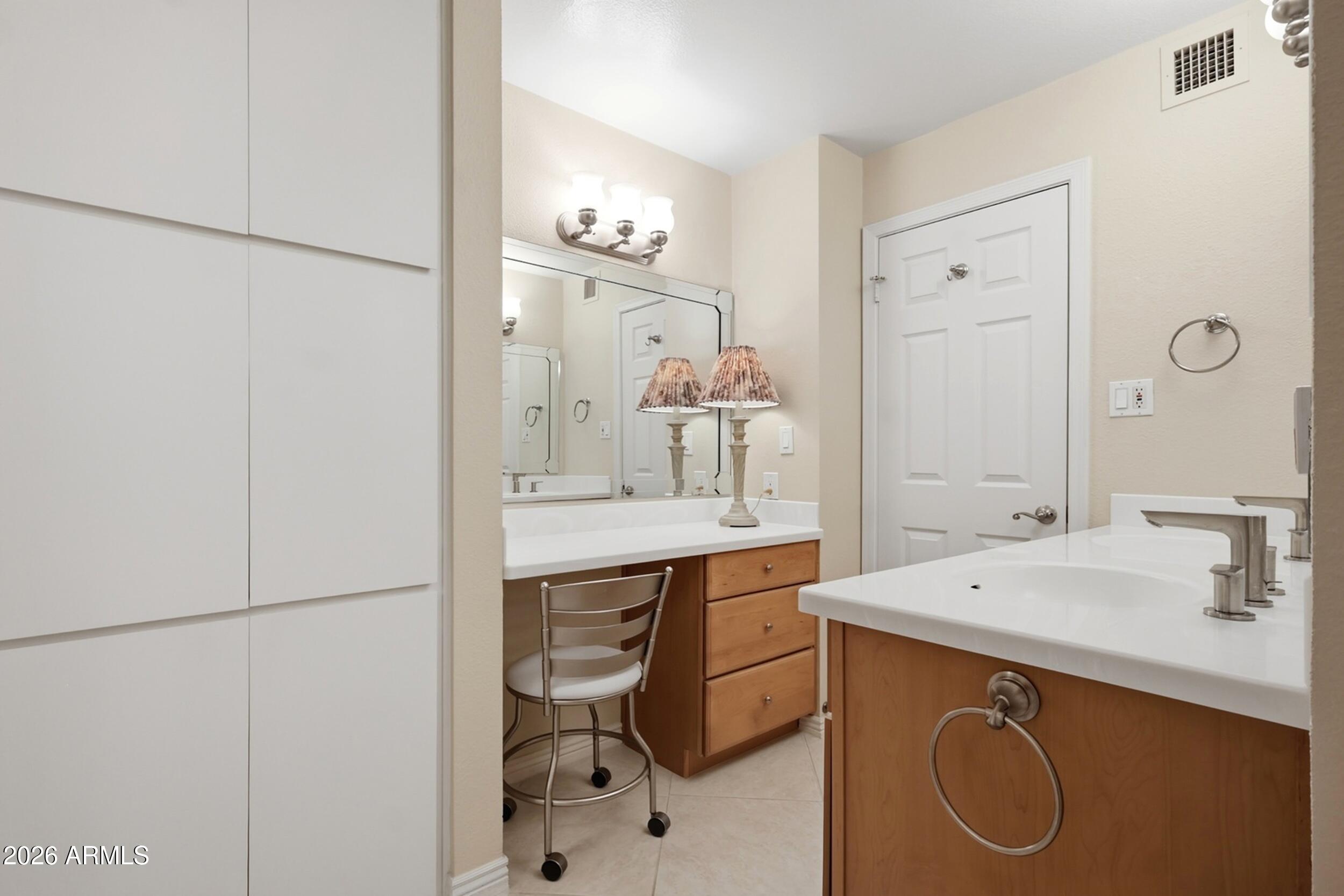 SUNLAND TOWERS 5 - Residential