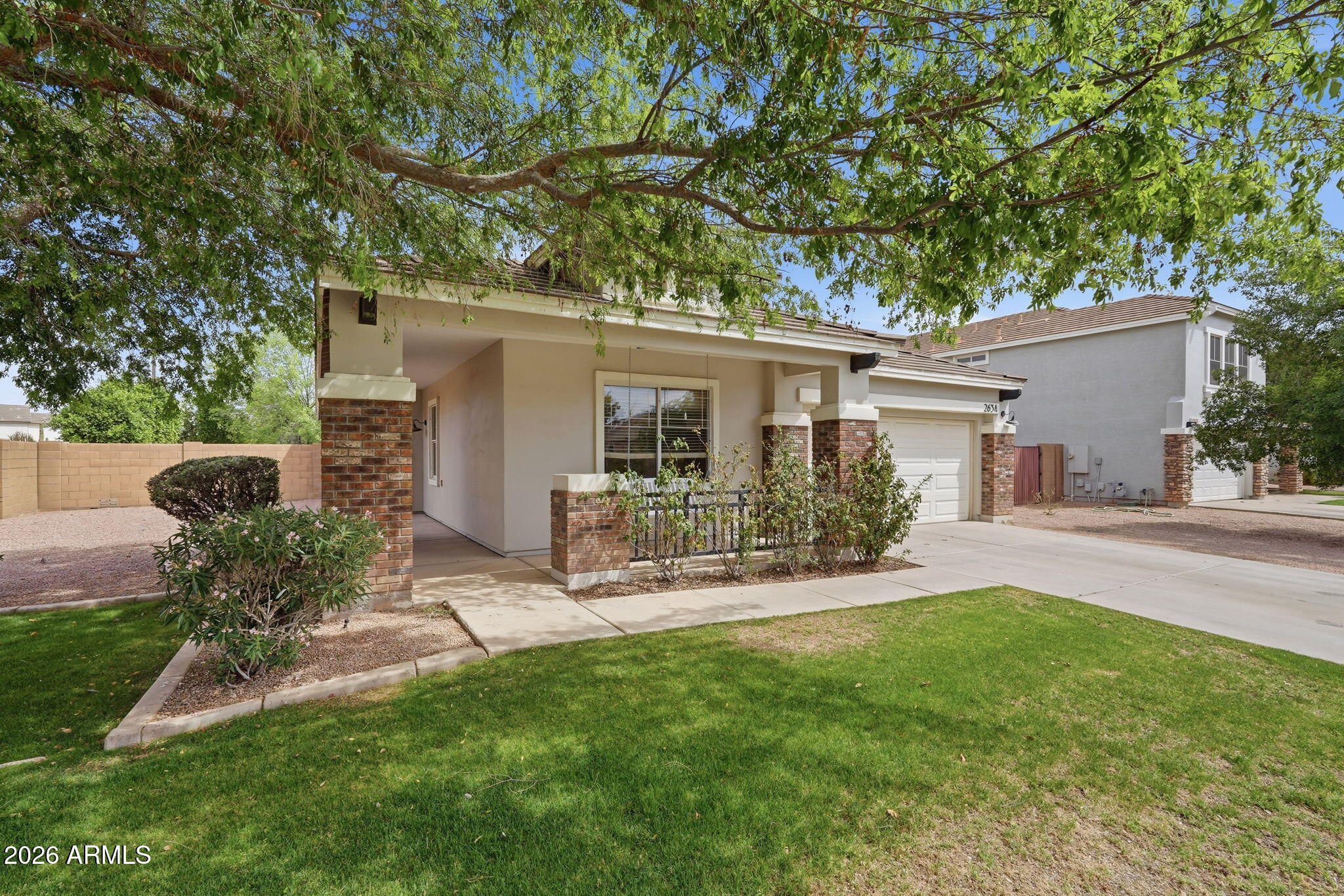 2634 E DEL RIO Street