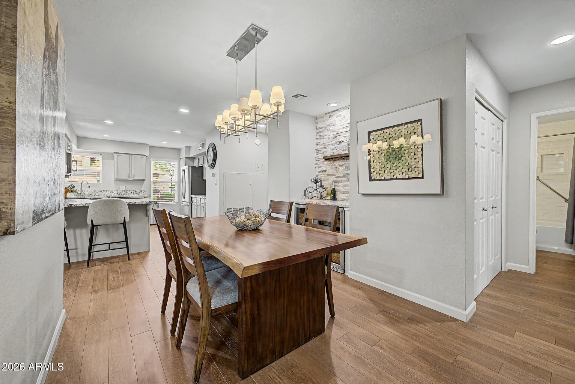 8787 E MOUNTAIN VIEW Road 1084