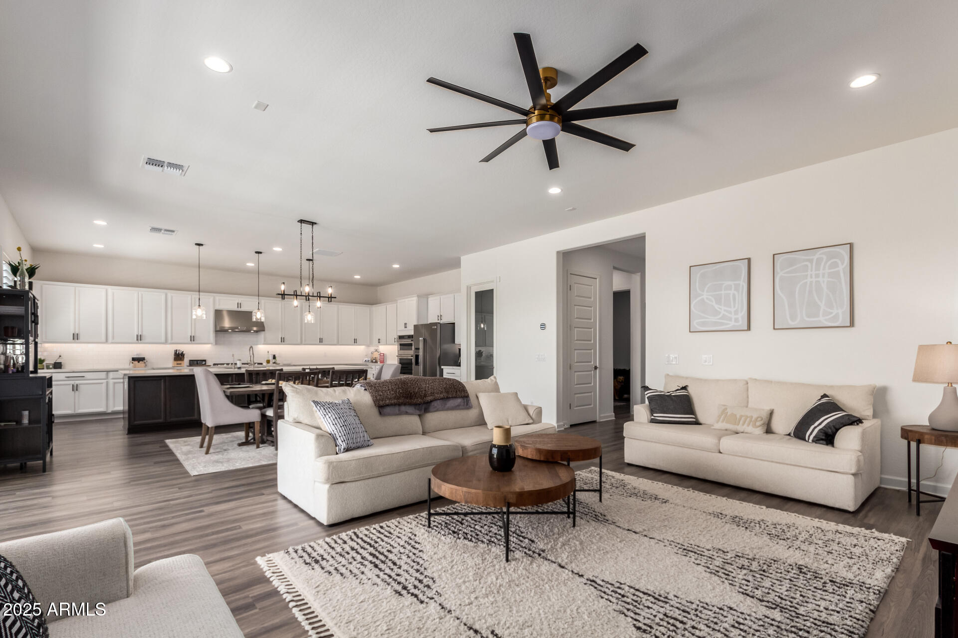 35698 N GEMSTONE Way