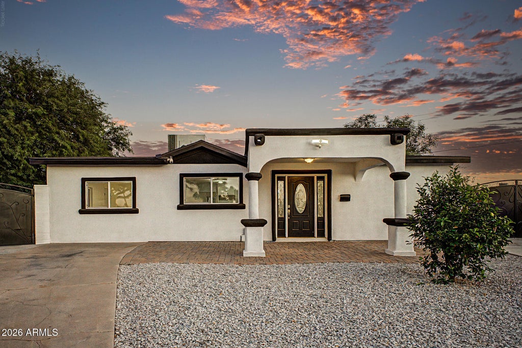 Photo of 7715 W Crittenden Lane, Phoenix, AZ 85033 (MLS # 7094916)