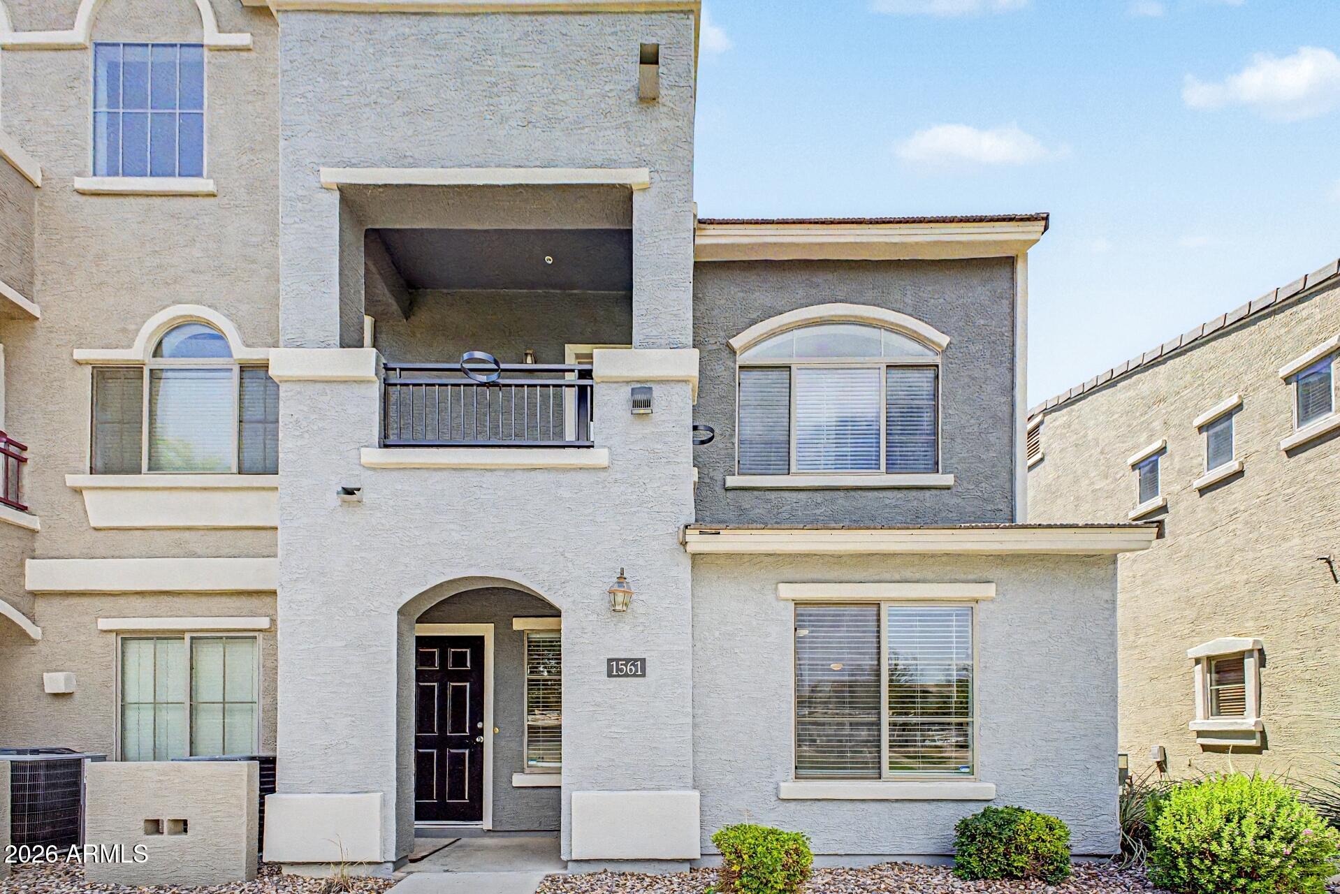 2402 E 5TH Street 1561