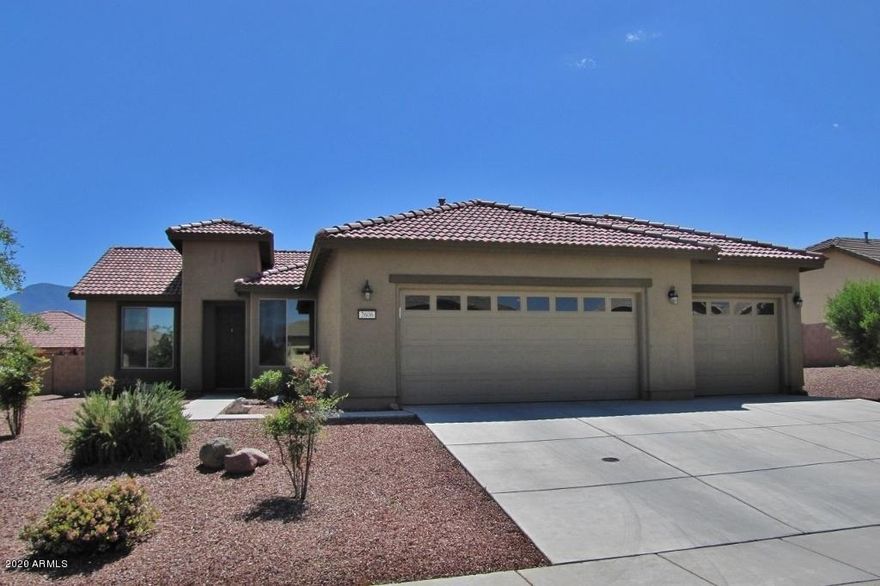 This 3BR/2BA/3CG with a office/den and a pebble tech swimming pool is centrally located in Sierra Vista, AZ minutes from Ft. Huachuca, schools & shopping. The home includes a large lot with backyard mountain views and extended patio for outside dining and entertaining with beautifully landscaped yards. Inside the home is an open floorplan featuring a kitchen with upgraded cabinetry, granite countertops, and stainless steel appliances with a bright great room and dining area.