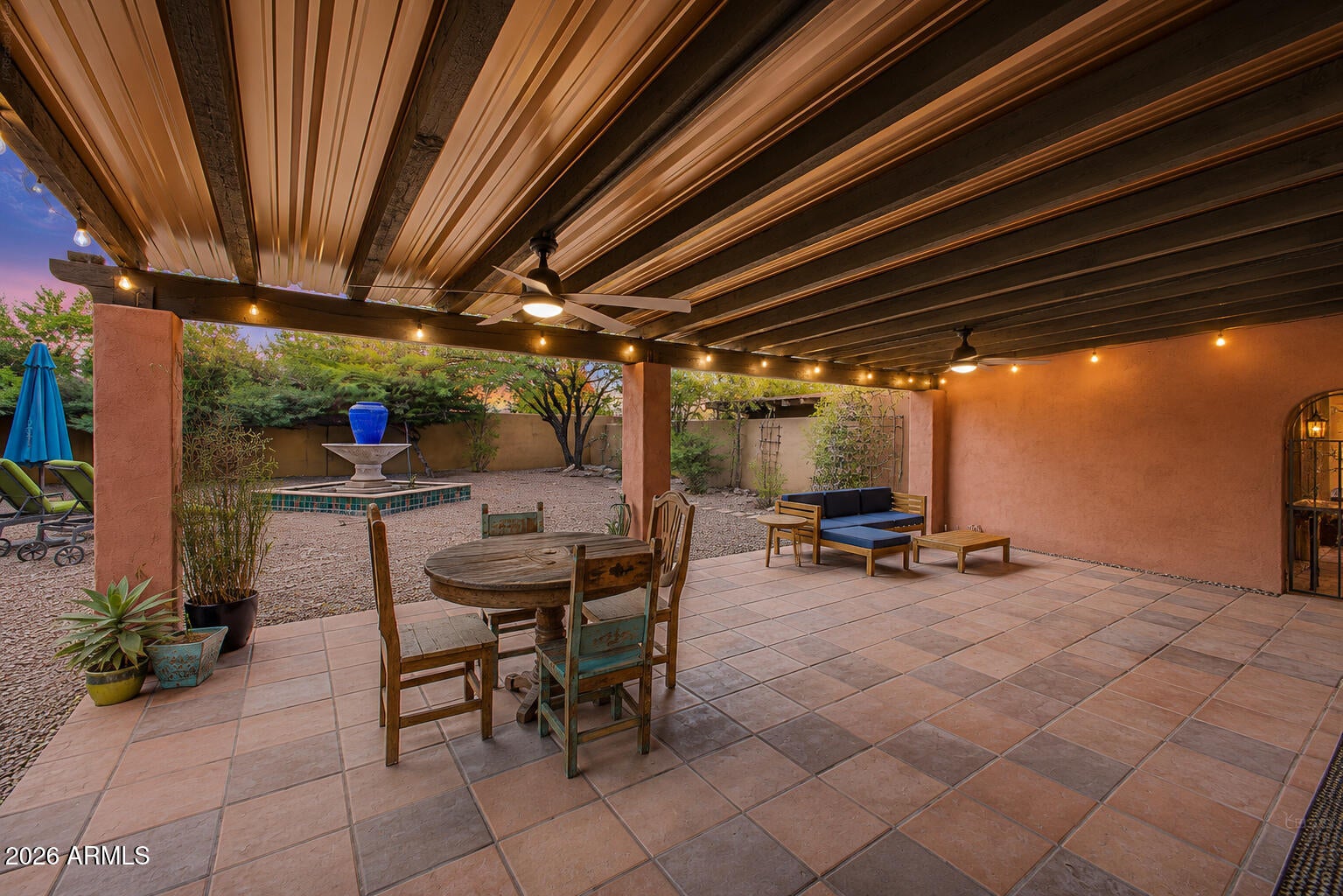 1528 E CORONADO Road