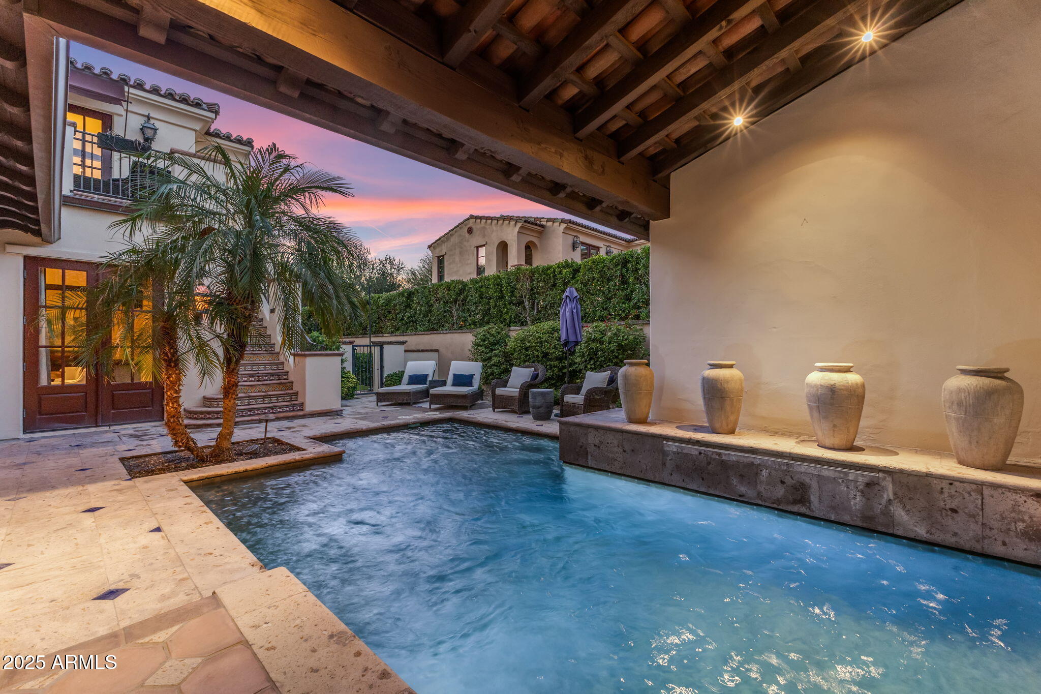 4949 E LINCOLN Drive 18