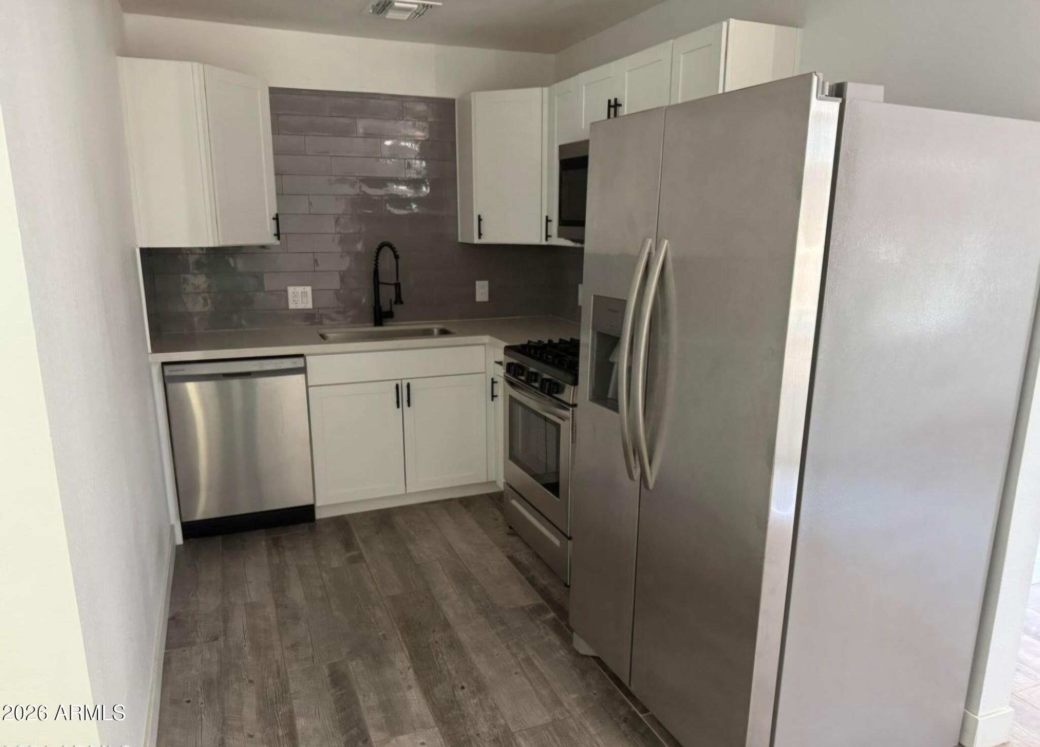 5039 N 18th Avenue Apt 3