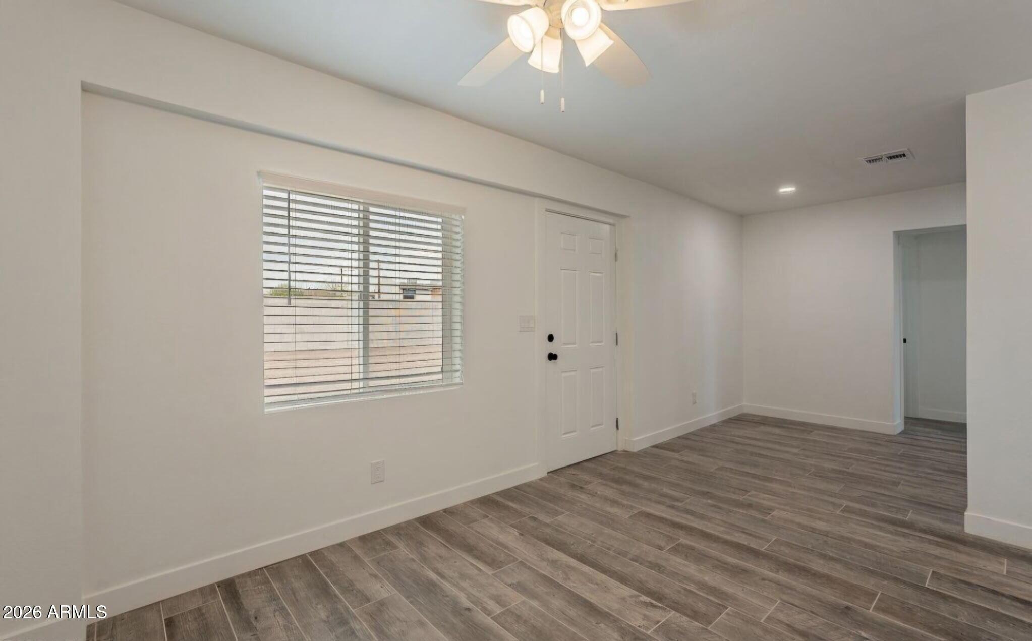 5039 N 18th Avenue Apt 3