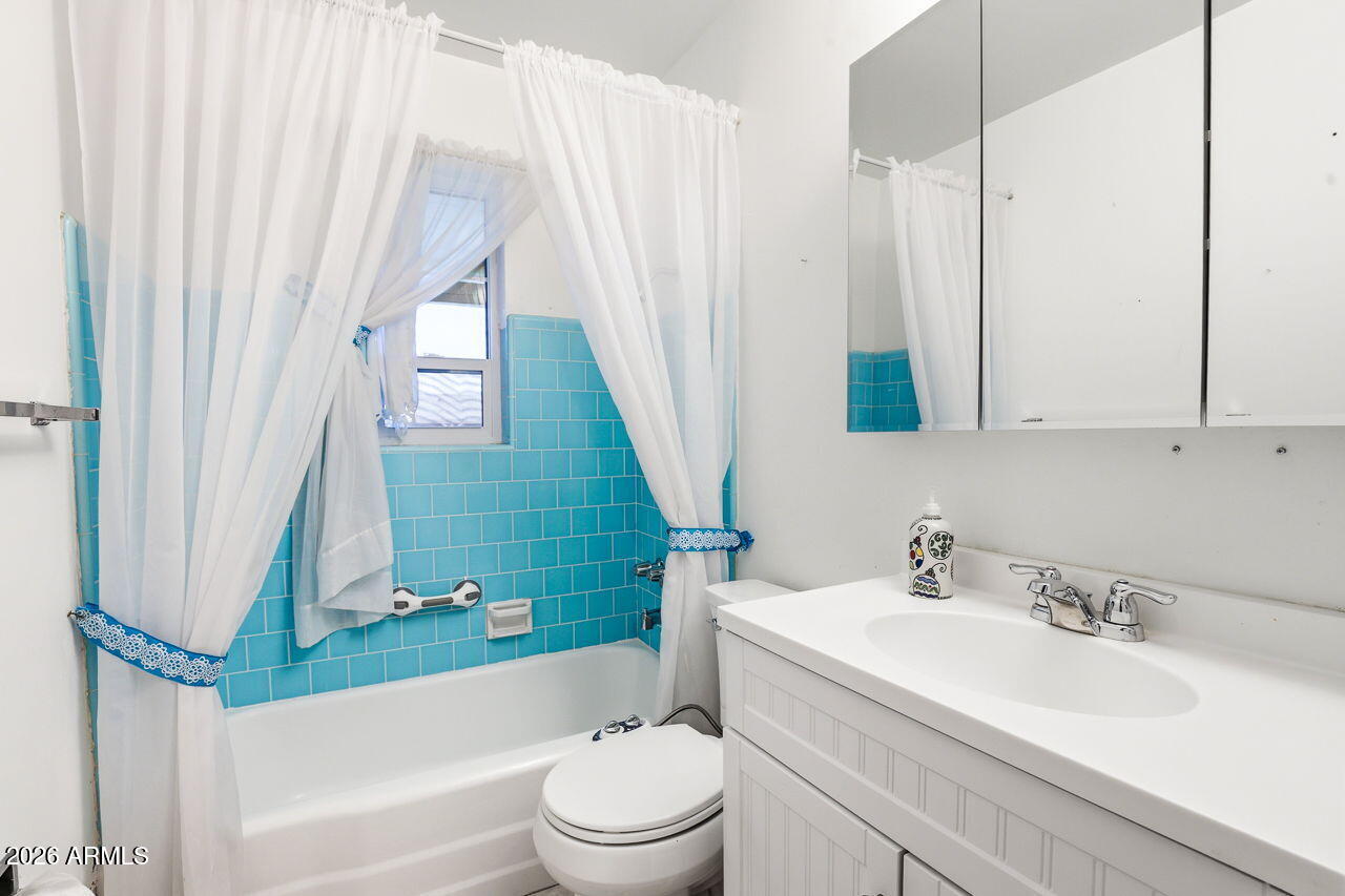 507 N 47th Place