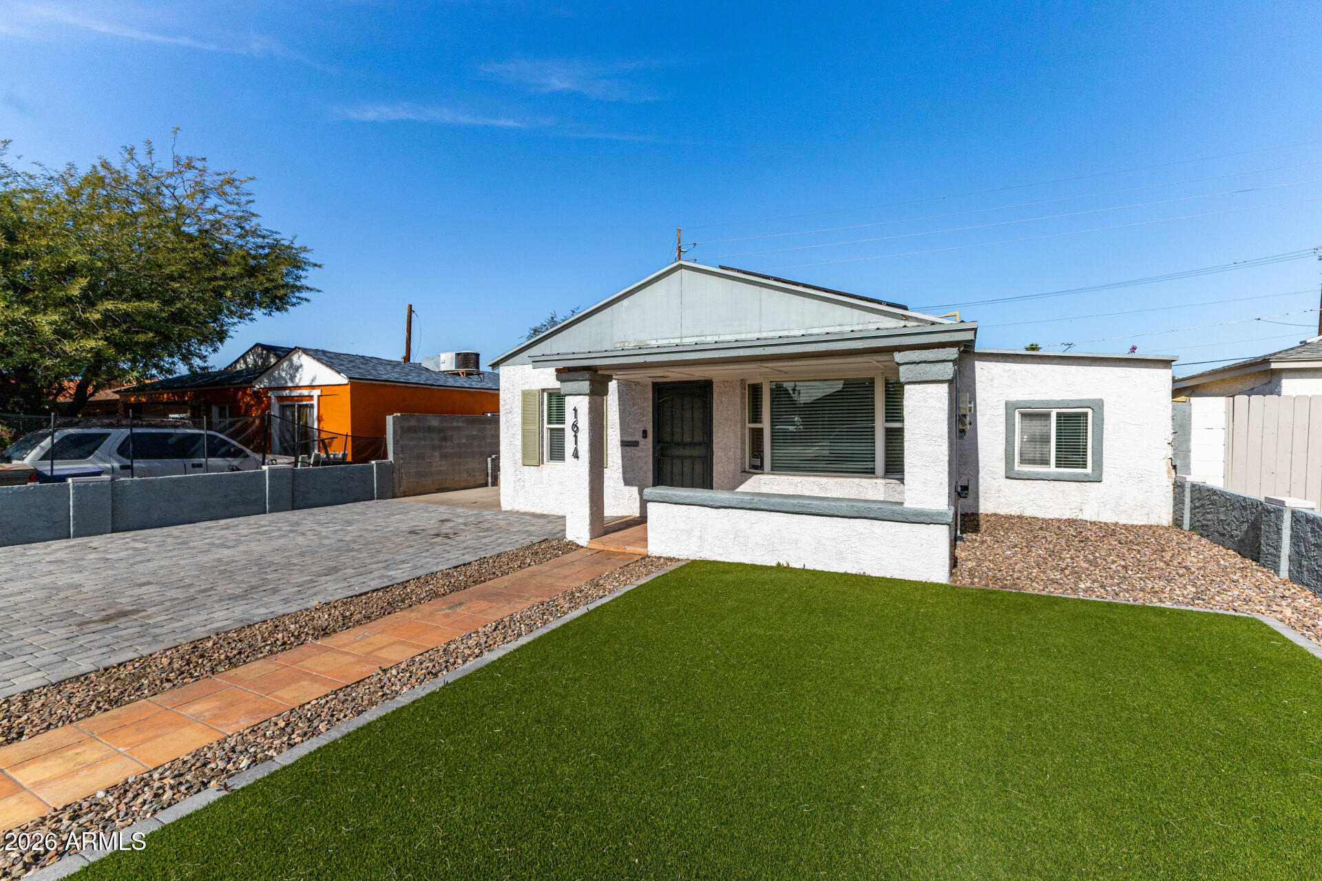 1614 W LYNWOOD Street