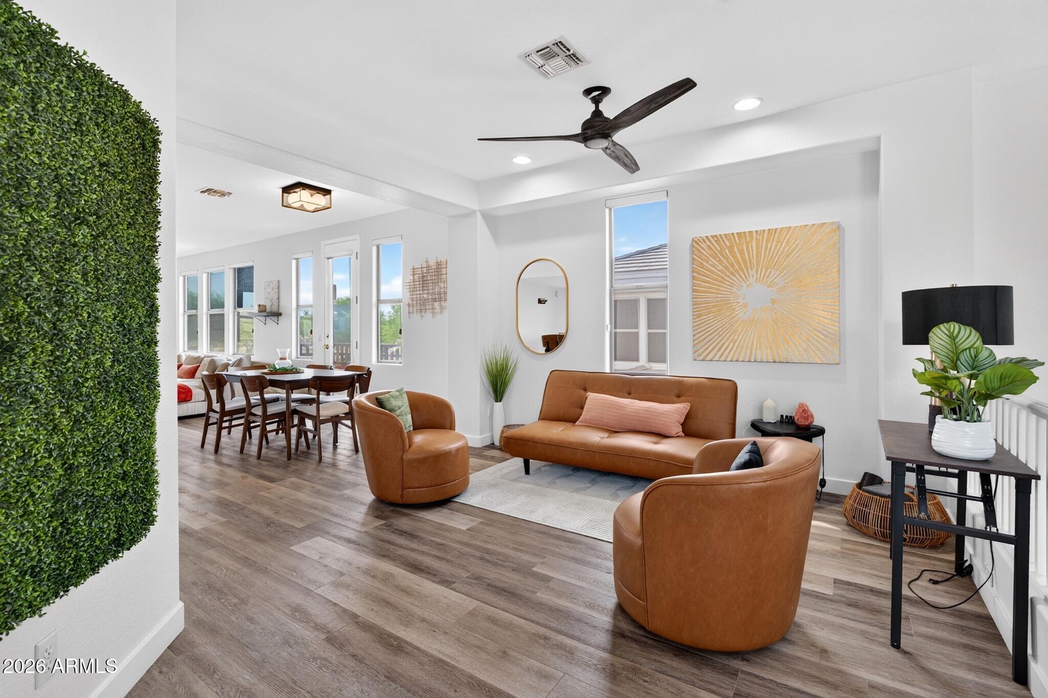 15221 N CLUBGATE Drive 2078