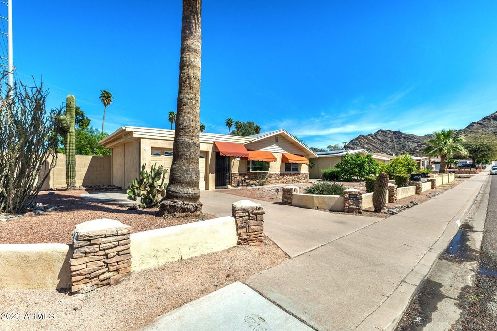 Photo of 1202 E Alice Avenue, Phoenix, AZ 85020 (MLS # 7001877)