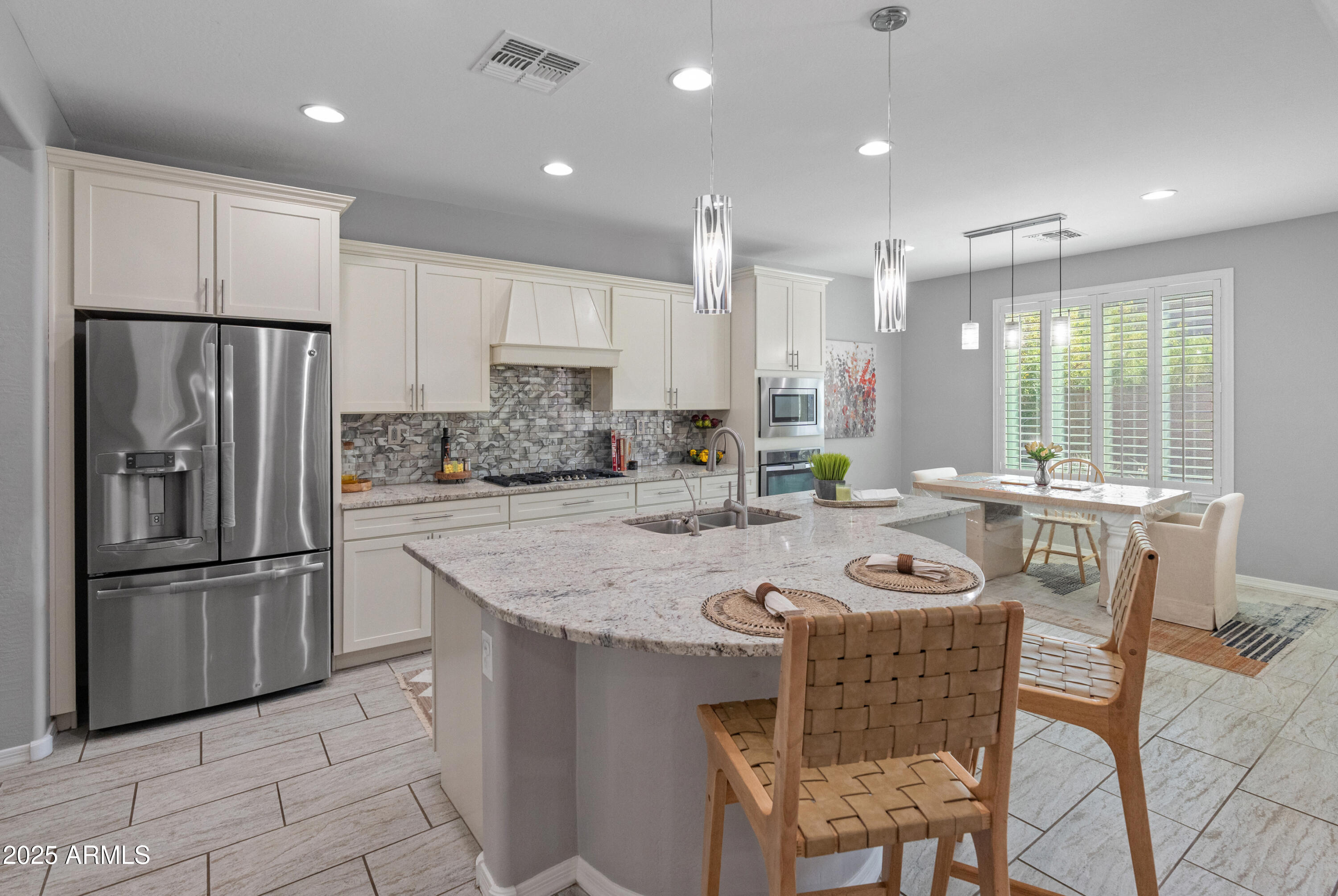 3603 E SALTER Drive