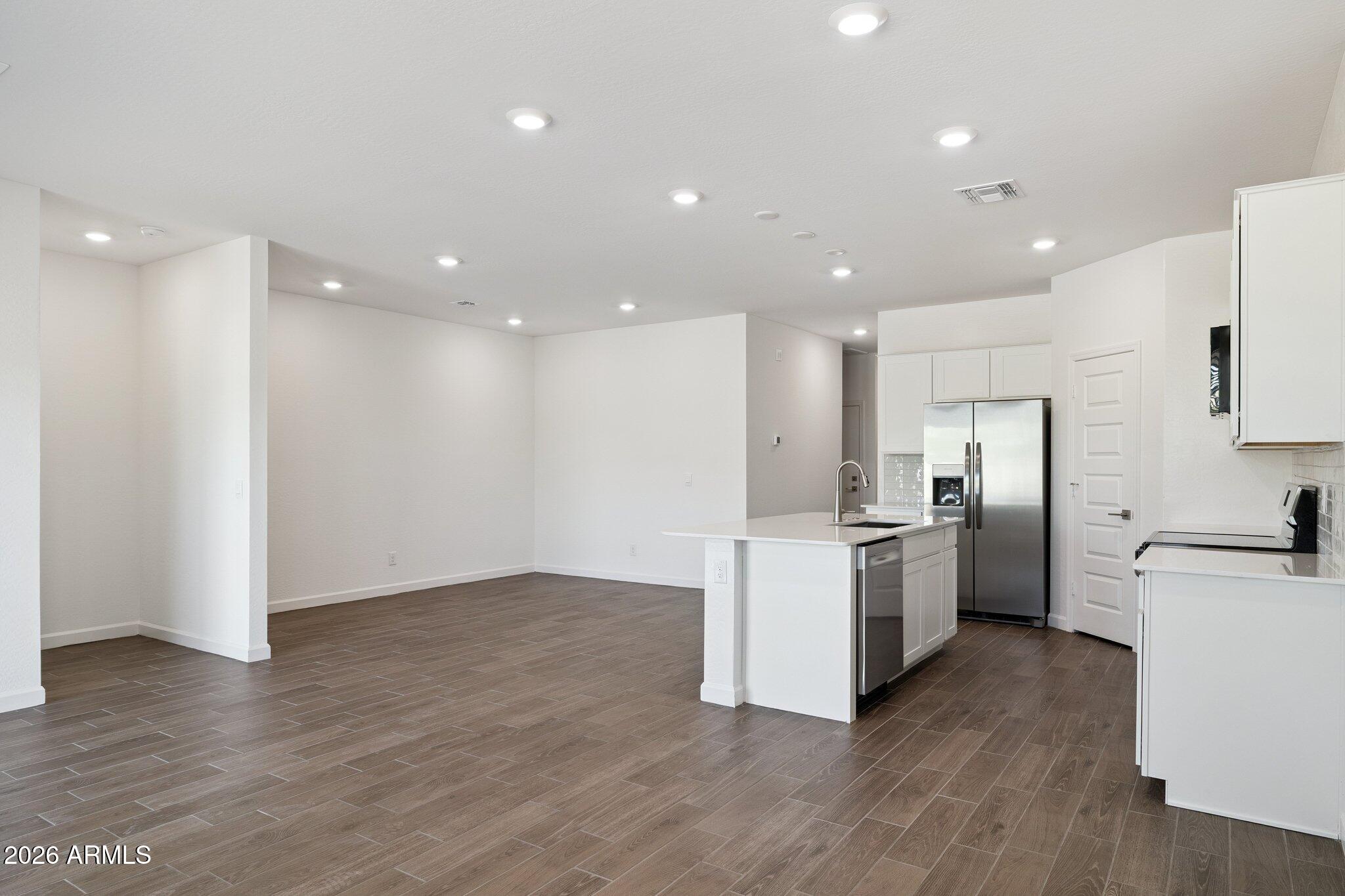 26049 W LYNNE Lane