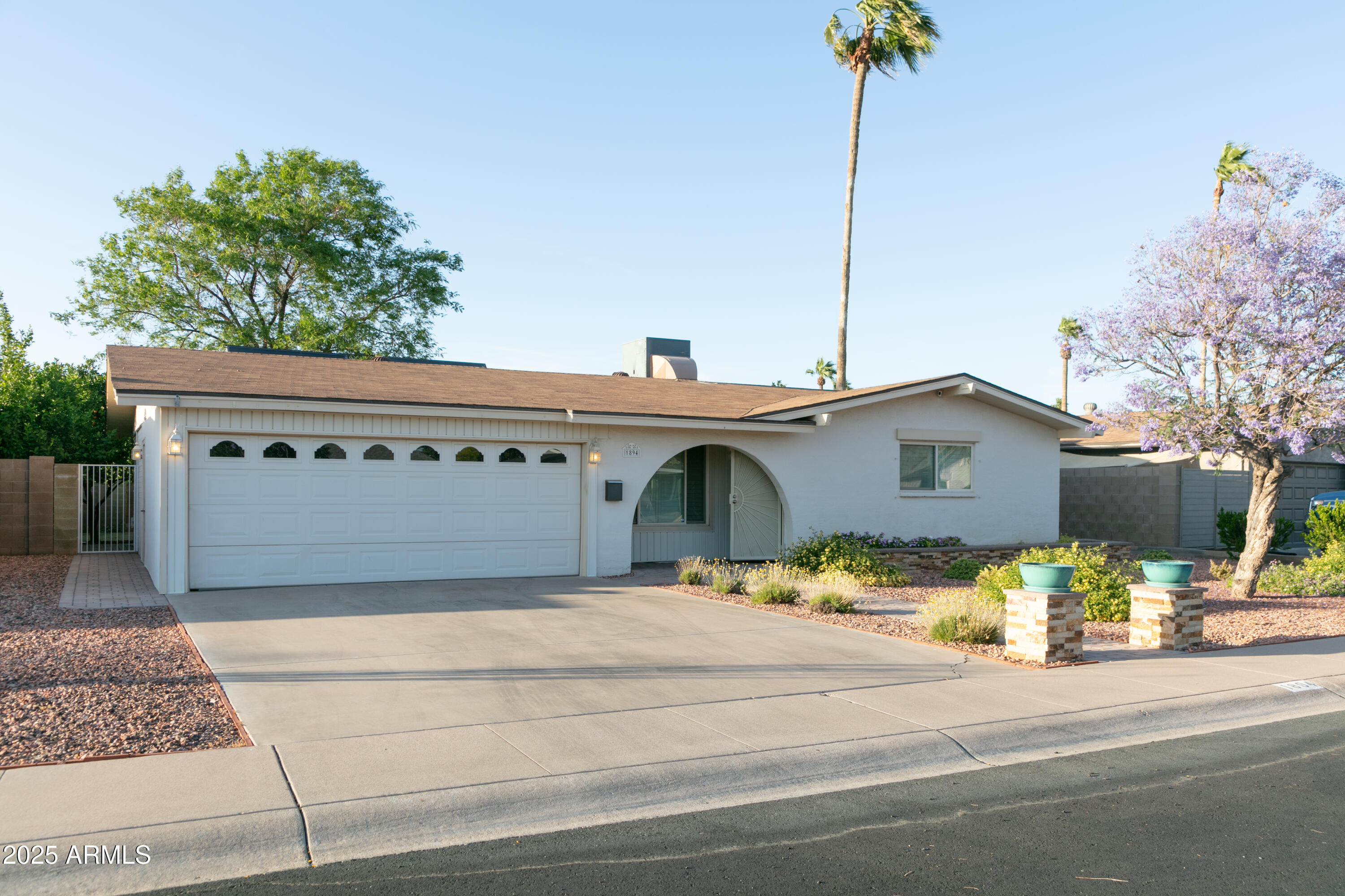 1894 E JULIE Drive