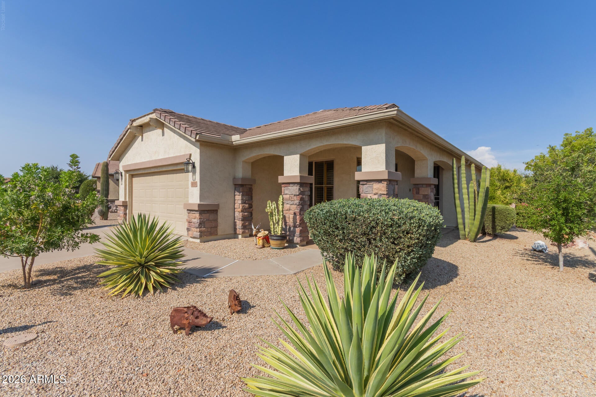 193 W LATIGO Circle
