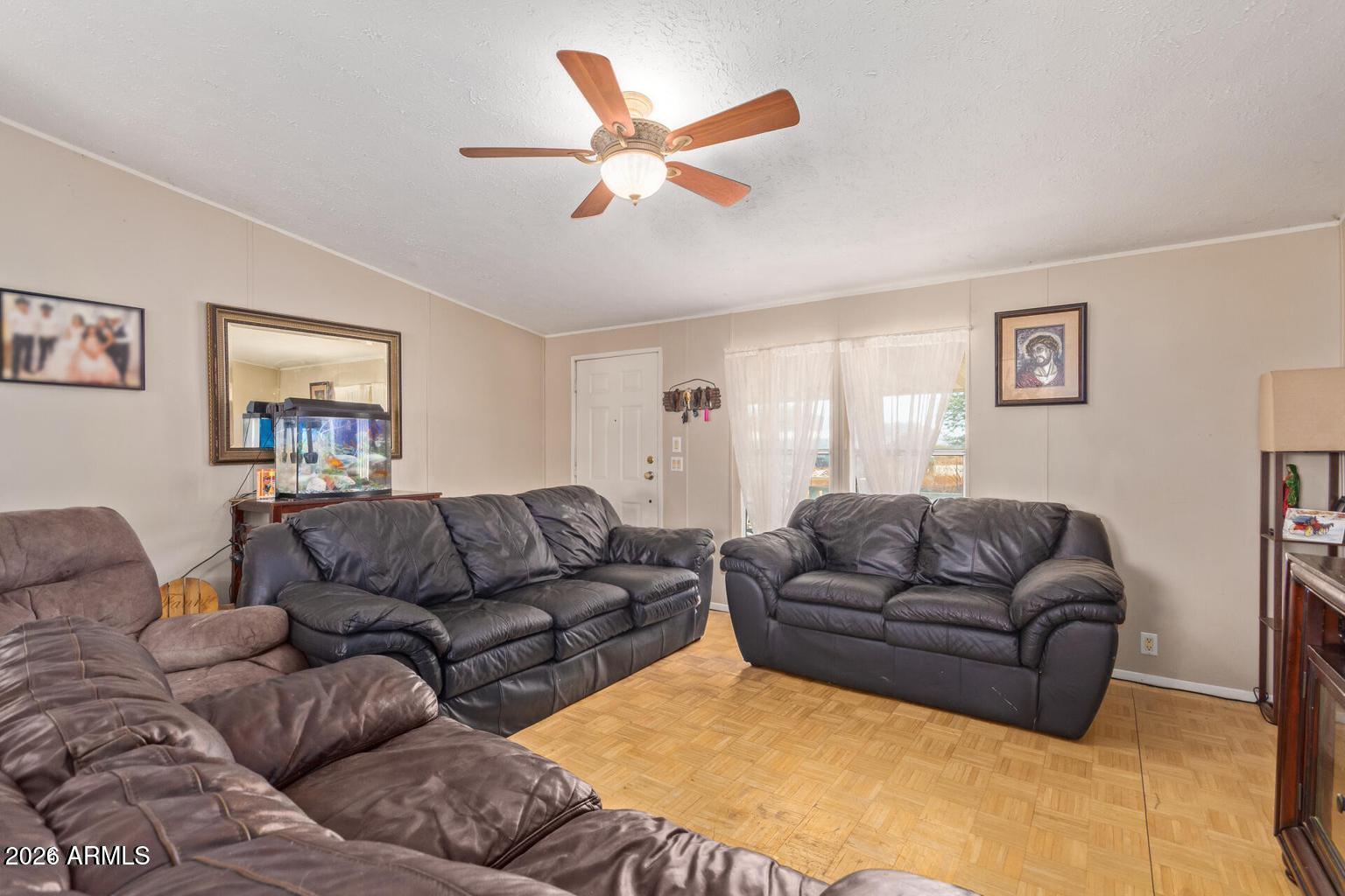 54702 W FARRELL Road