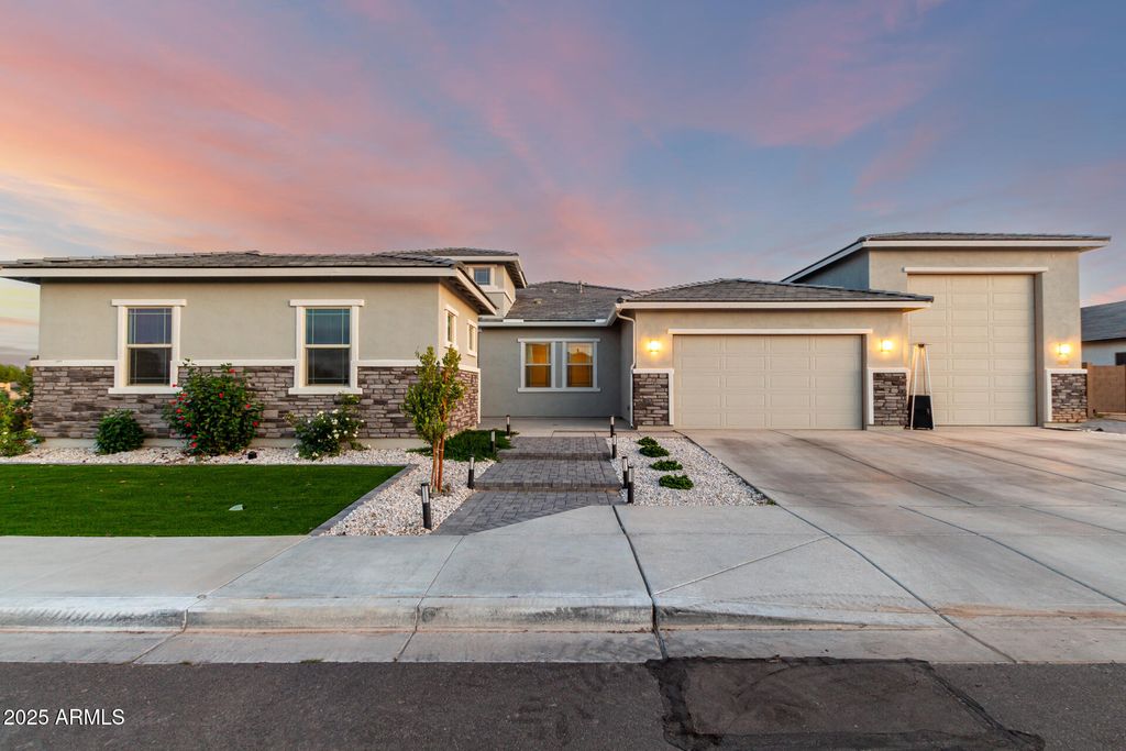 Photo of 18139 W Oregon Court, Litchfield Park, AZ 85340 (MLS # 6869037)