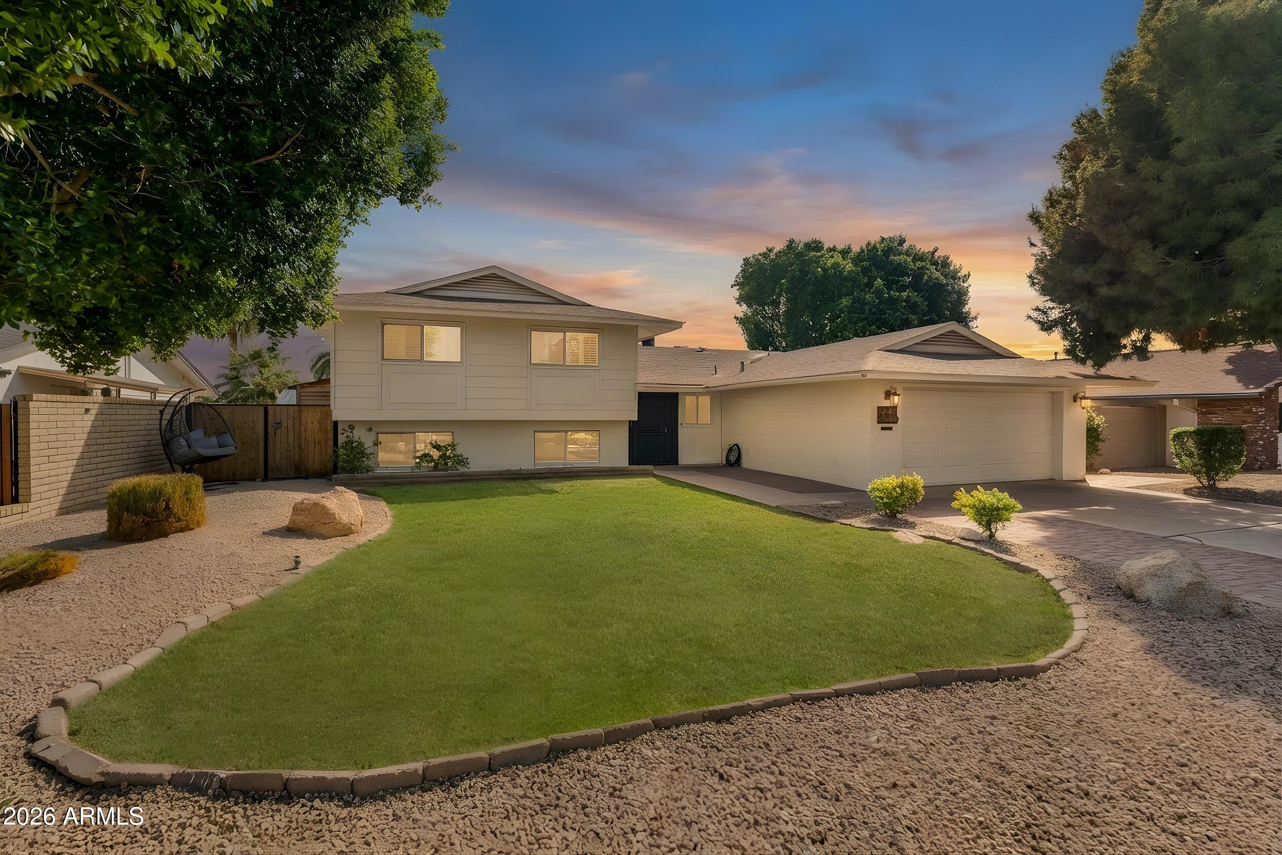 313 E EL CAMINITO Drive