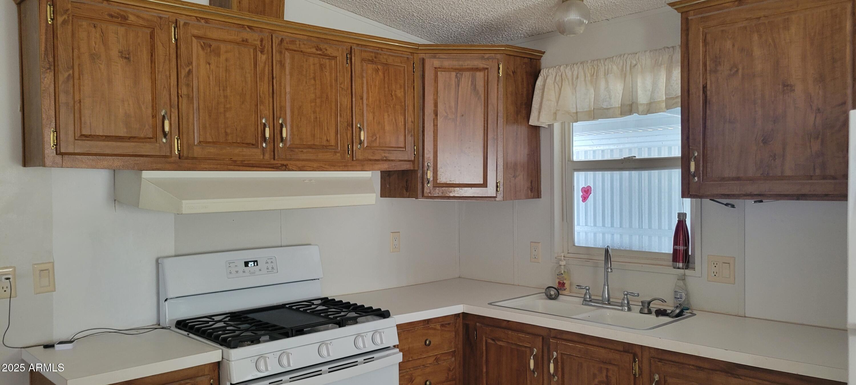 13550 E WHITEHORSE Trail