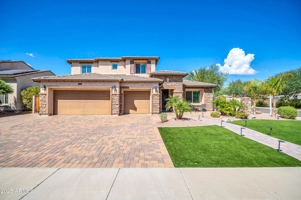 Photo of 10004 W Sugar Sand Lane, Peoria, AZ 85383 (MLS # 6916408)