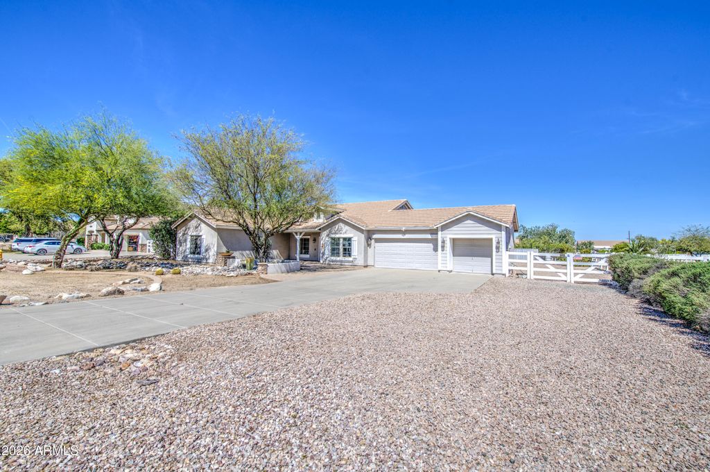 Photo of 9314 W Prospector Drive, Queen Creek, AZ 85144 (MLS # 7000307)