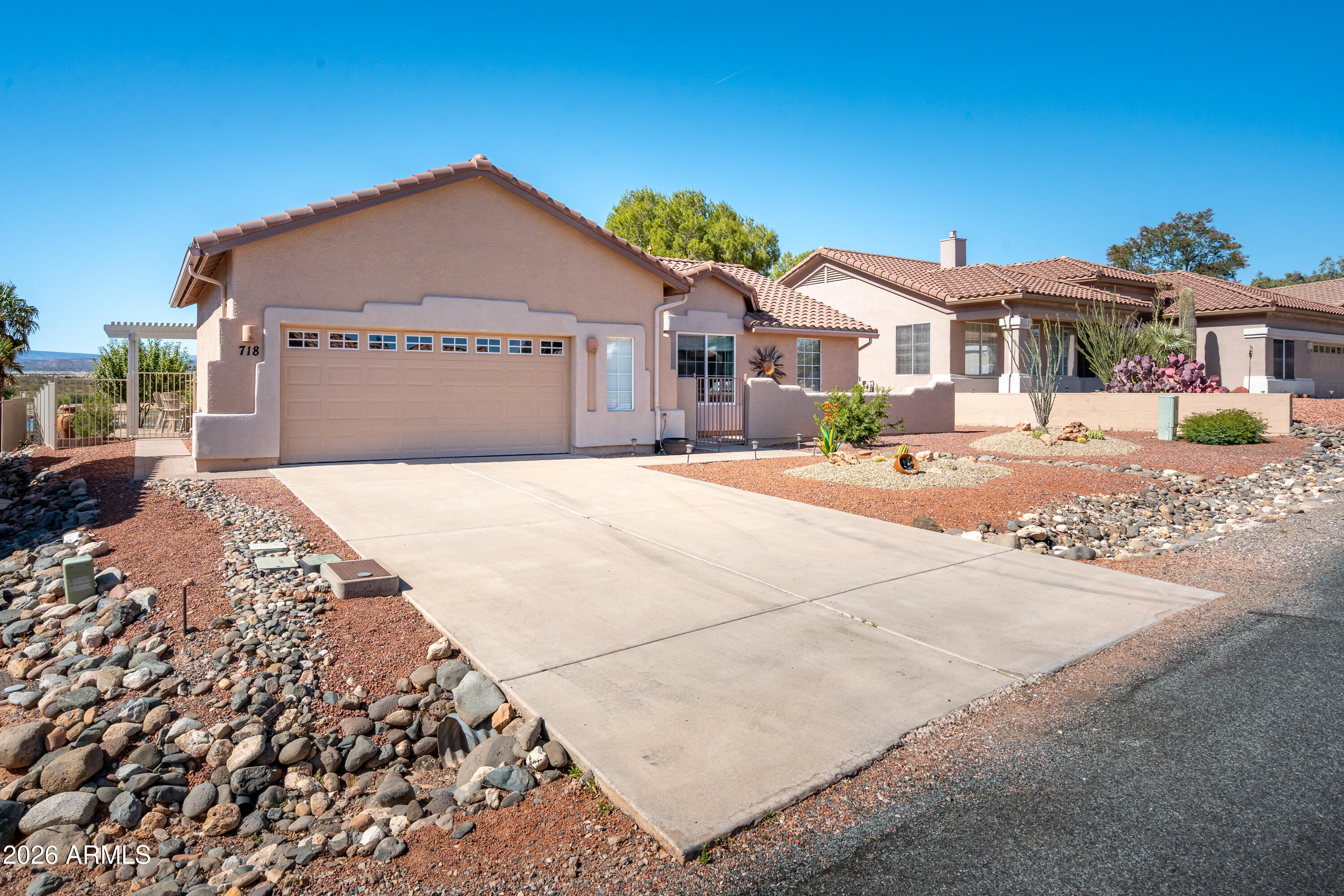 718 S WANDERING RIVER Road