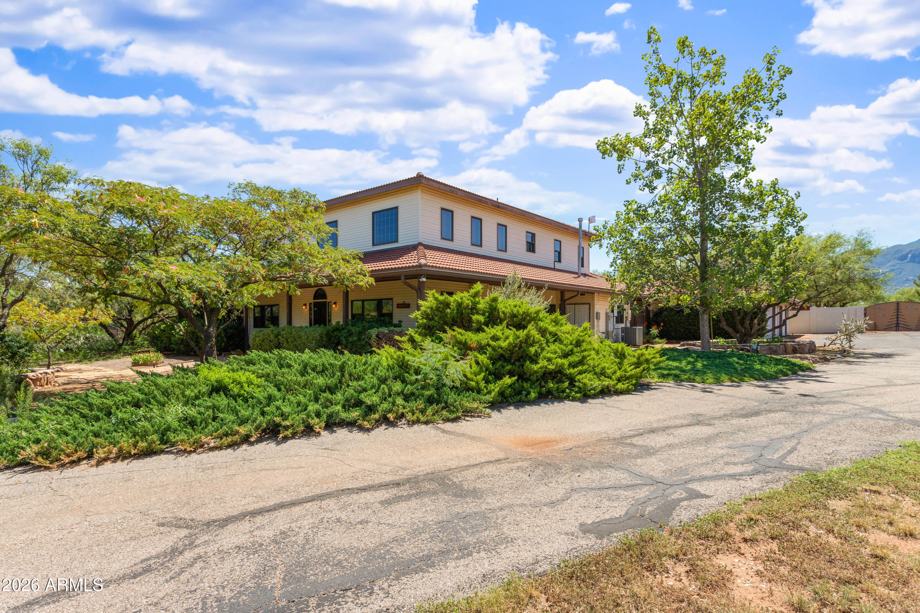 1500 E CHOCTAW Drive