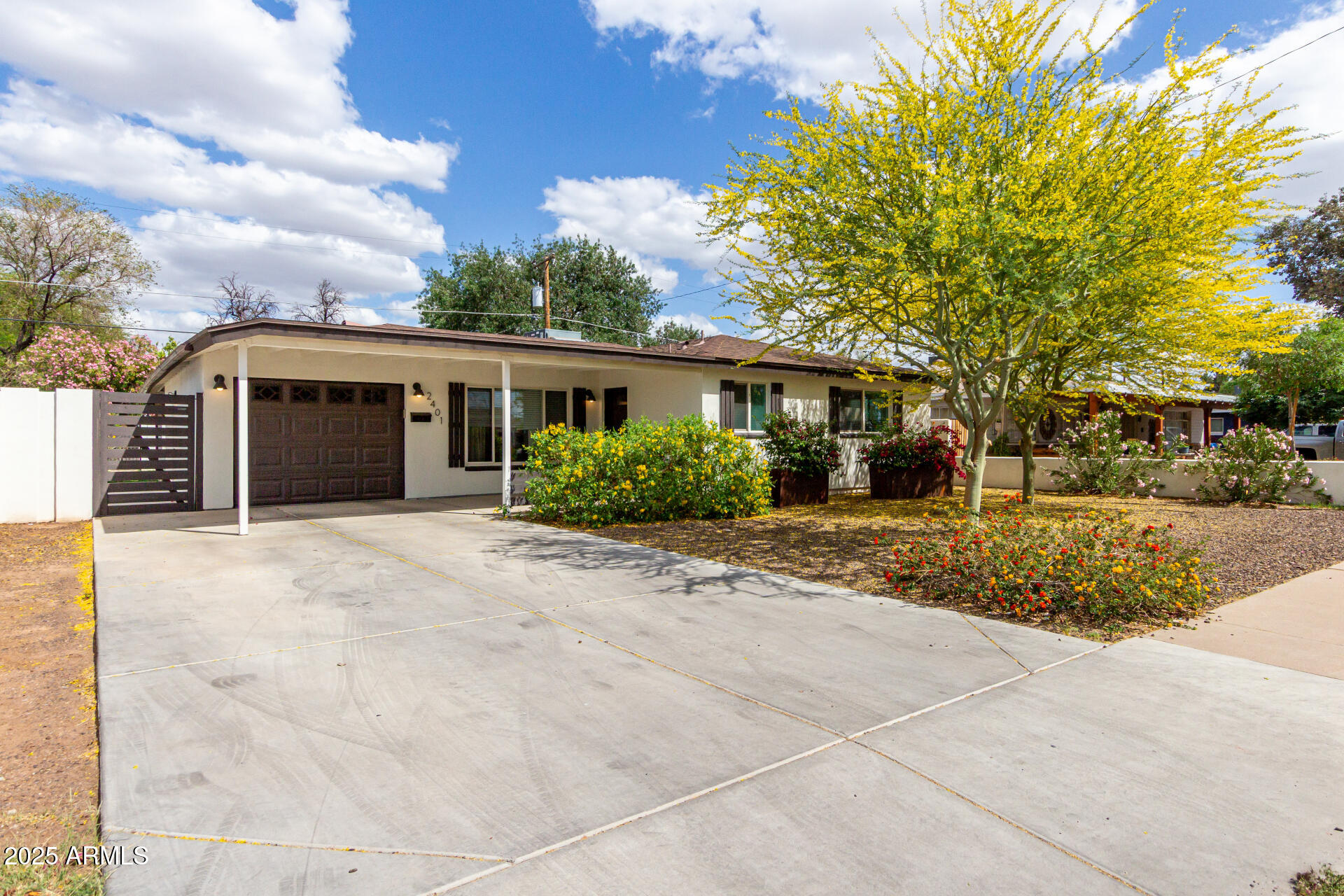 2401 N 37TH Way